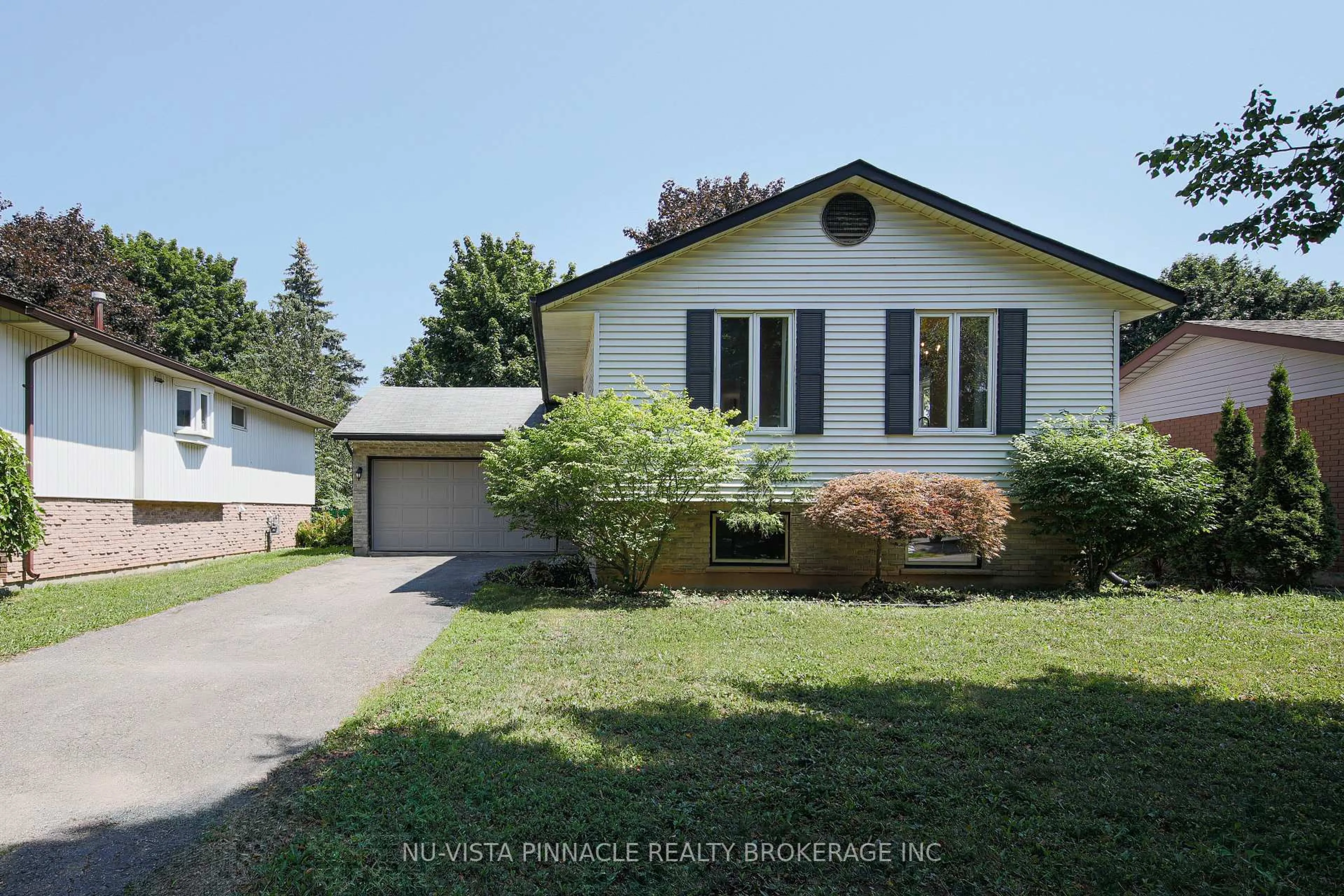 Home with vinyl exterior material, street for 192 Concord Rd, London North Ontario N6G 3H8