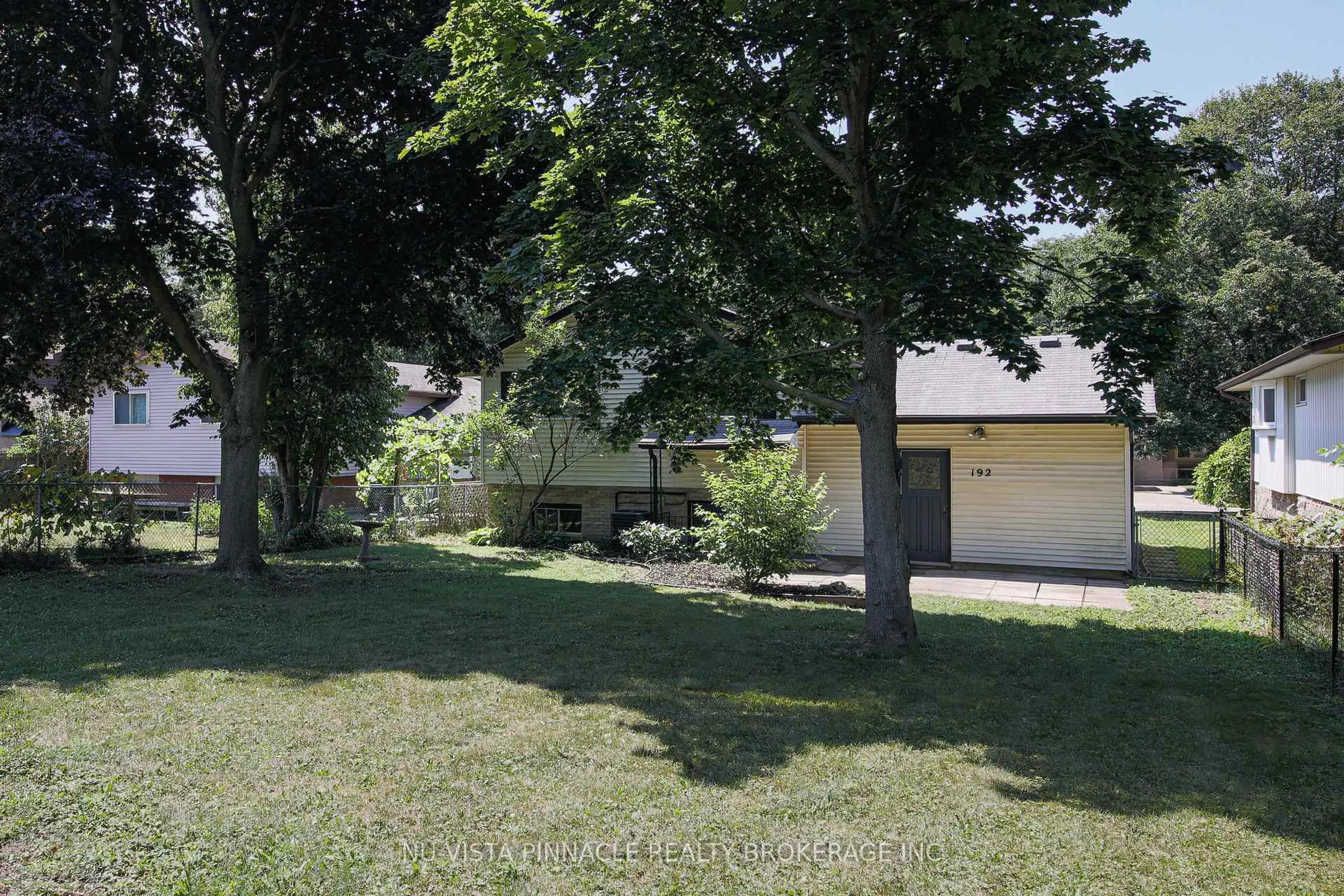 A pic from outside/outdoor area/front of a property/back of a property/a pic from drone, street for 192 Concord Rd, London North Ontario N6G 3H8