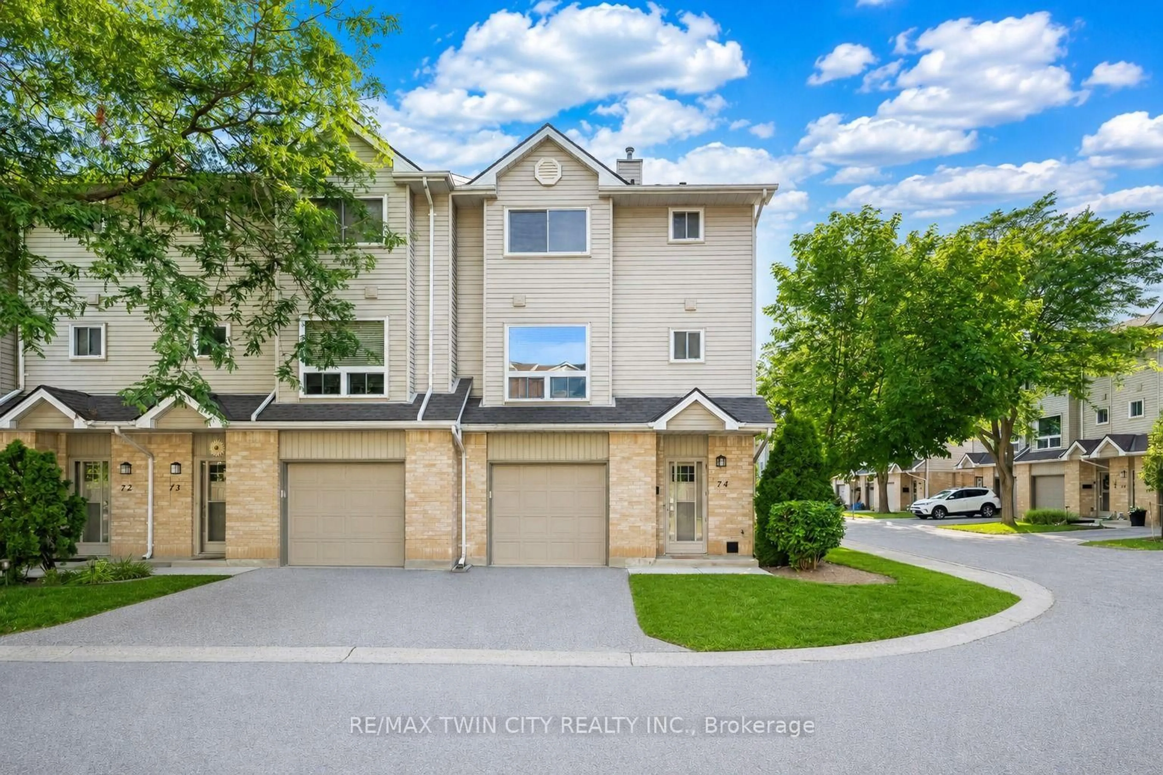 A pic from outside/outdoor area/front of a property/back of a property/a pic from drone, street for 1990 WAVELL St #74, London East Ontario N5V 4N5