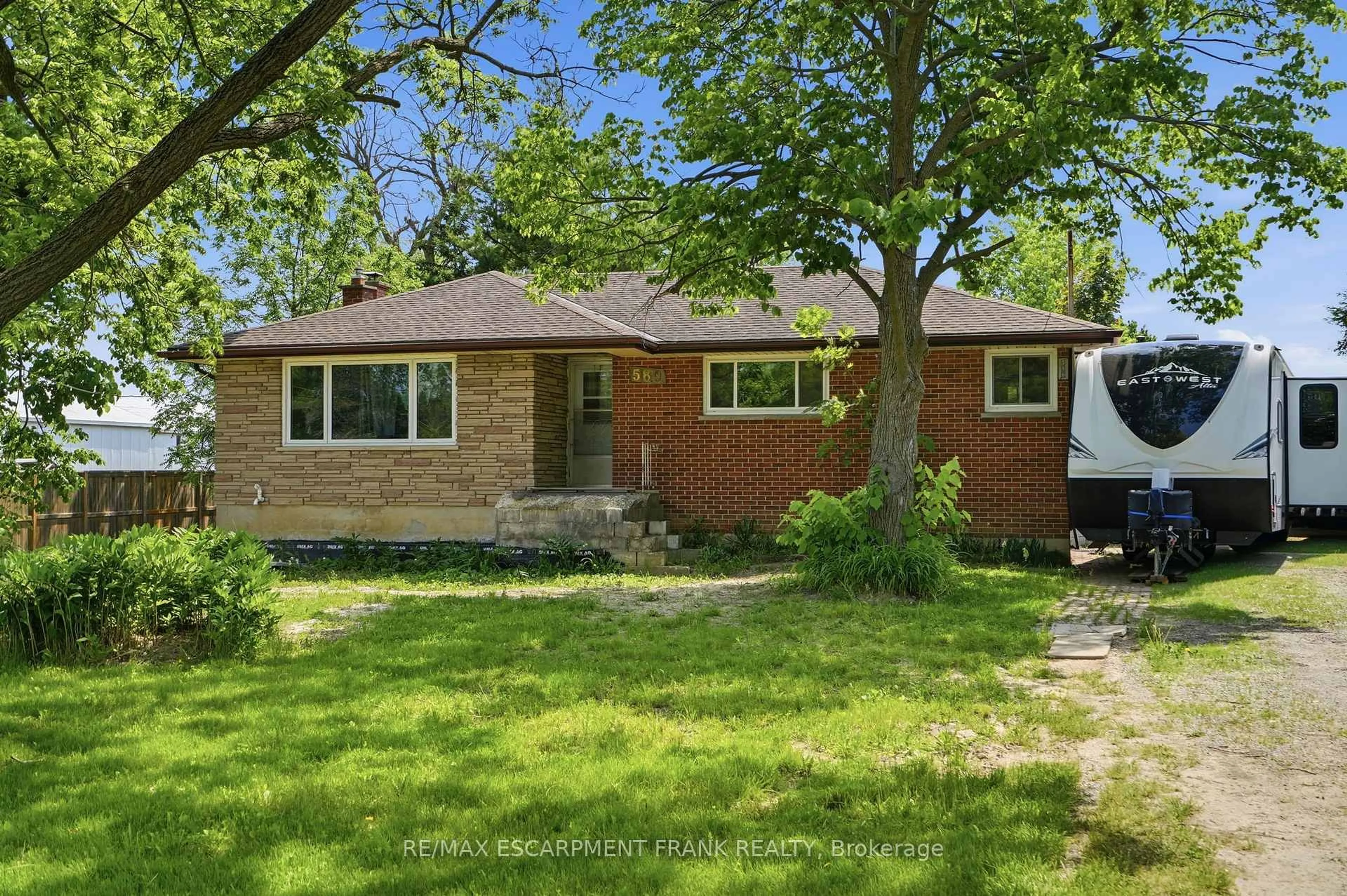 Home with brick exterior material, street for 589 Glover Rd, Hamilton Ontario L0R 1P0
