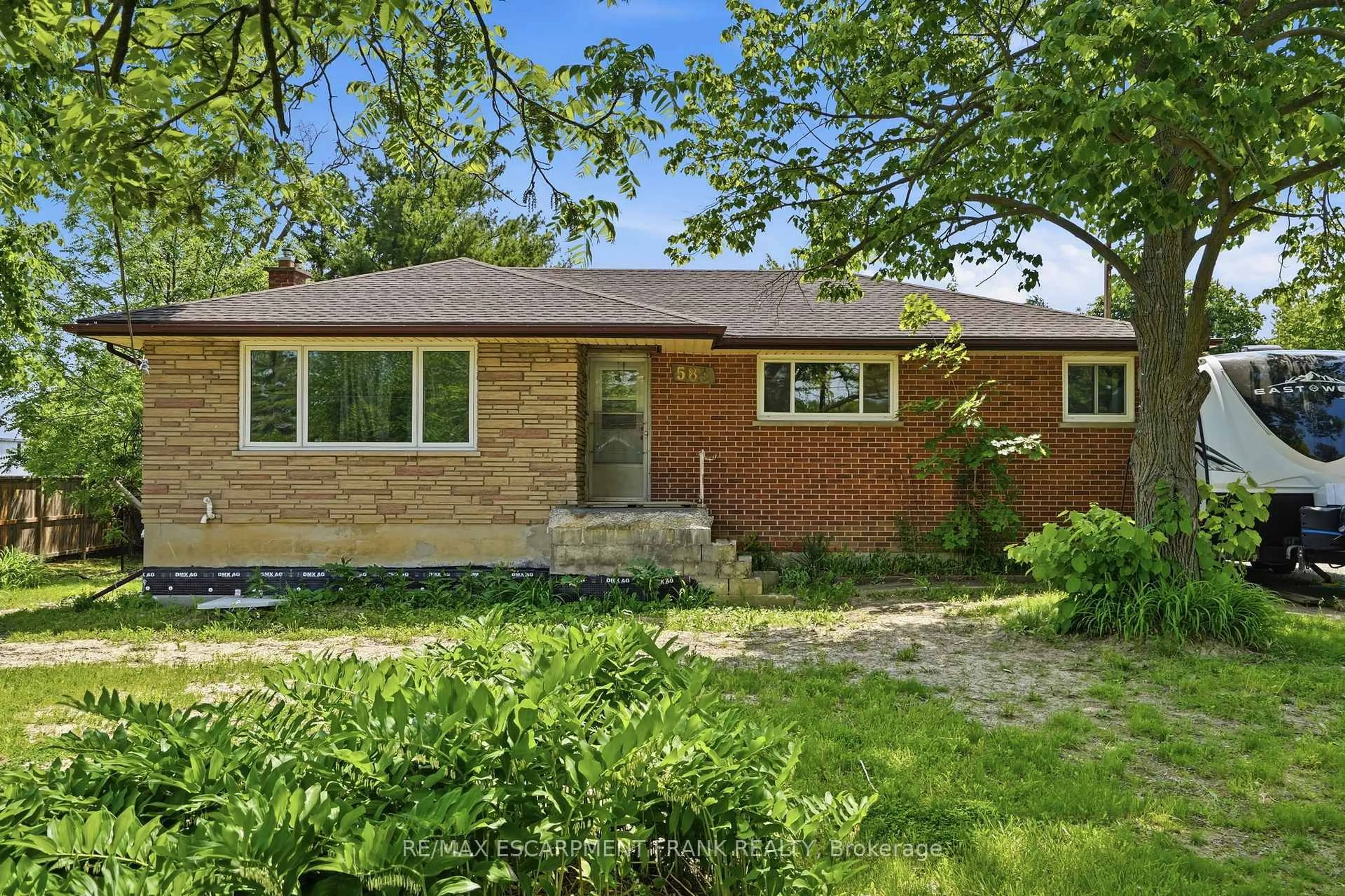 Home with brick exterior material, street for 589 Glover Rd, Hamilton Ontario L0R 1P0