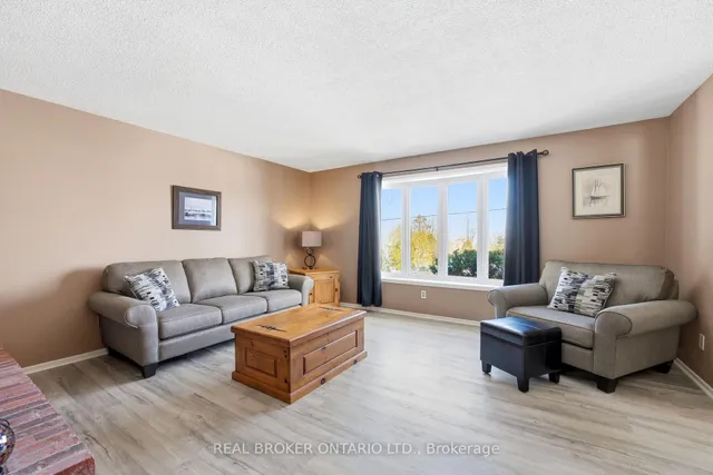 109 Highview Dr, Ottawa 5