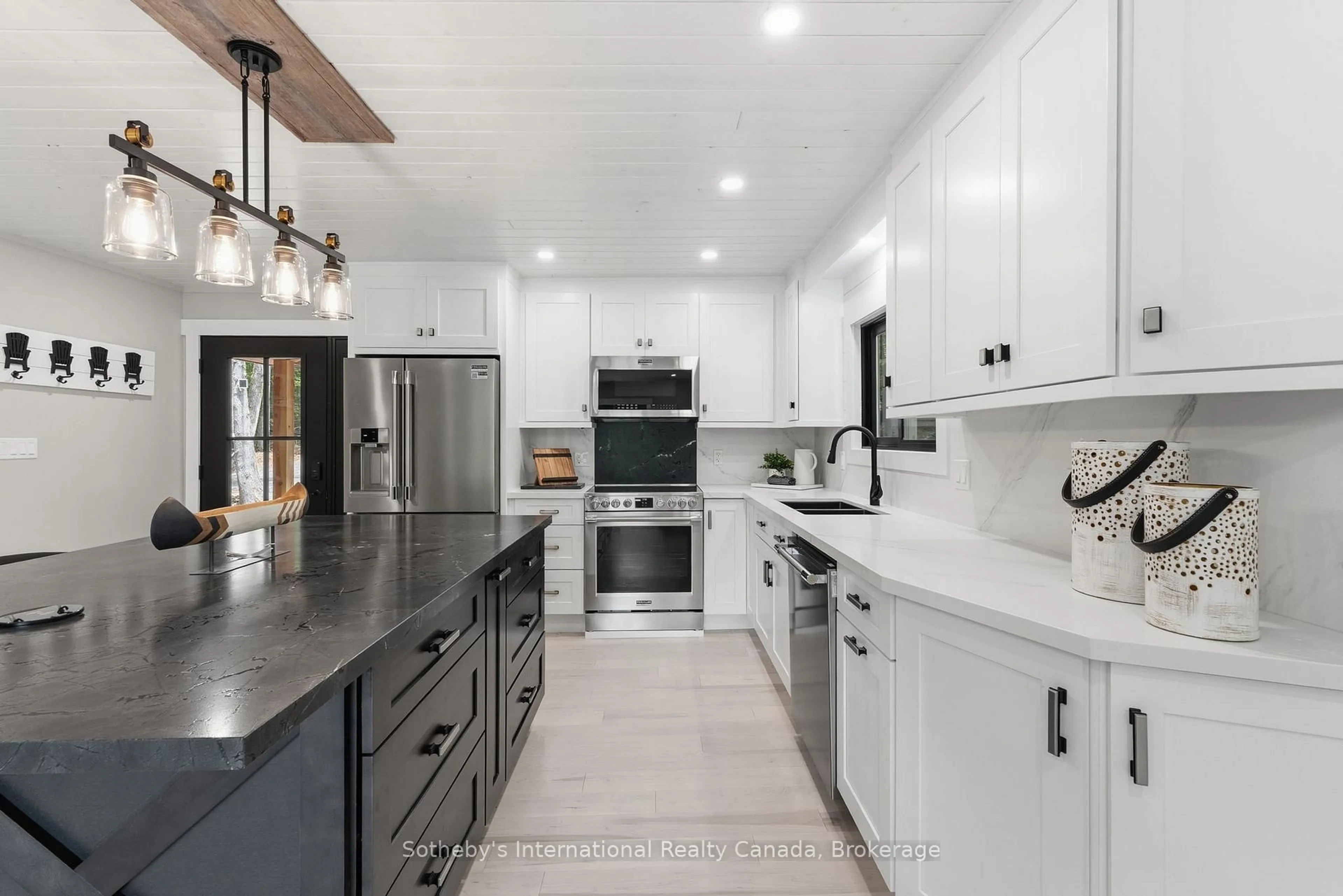 Open concept kitchen, ceramic/tile floor for 1023 Strachan Point Rd, Muskoka Lakes Ontario P0C 1A0