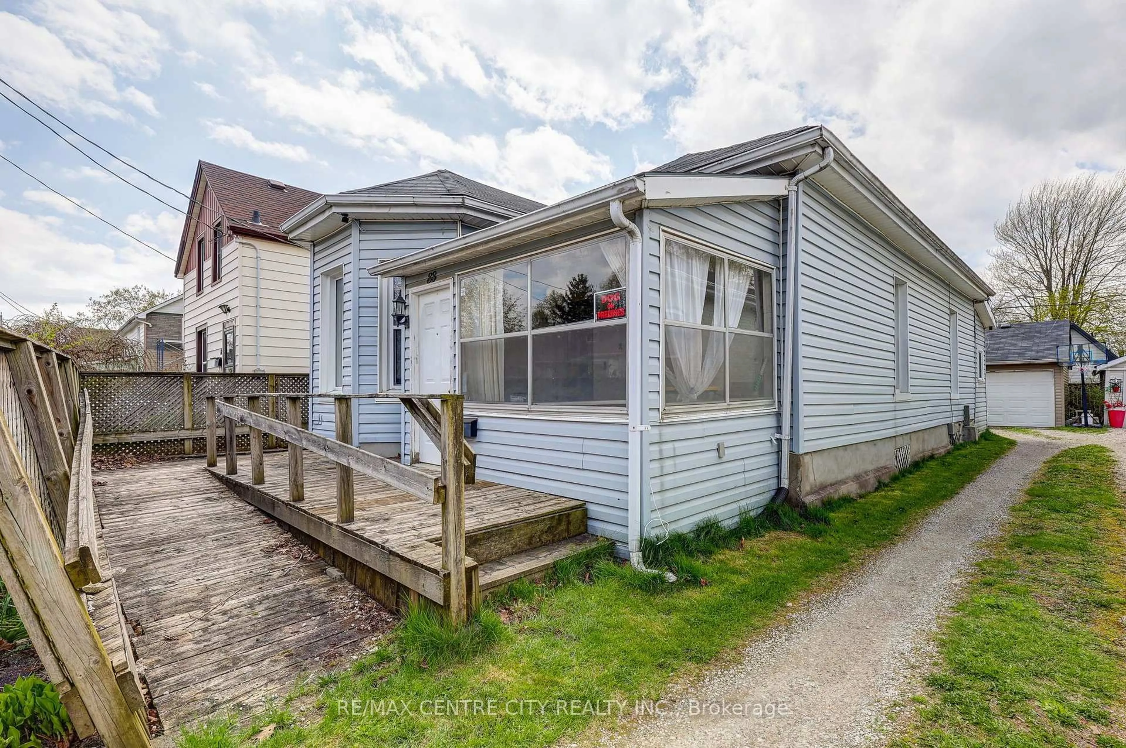 Unknown for 88 Flora St, St. Thomas Ontario N5P 2X6