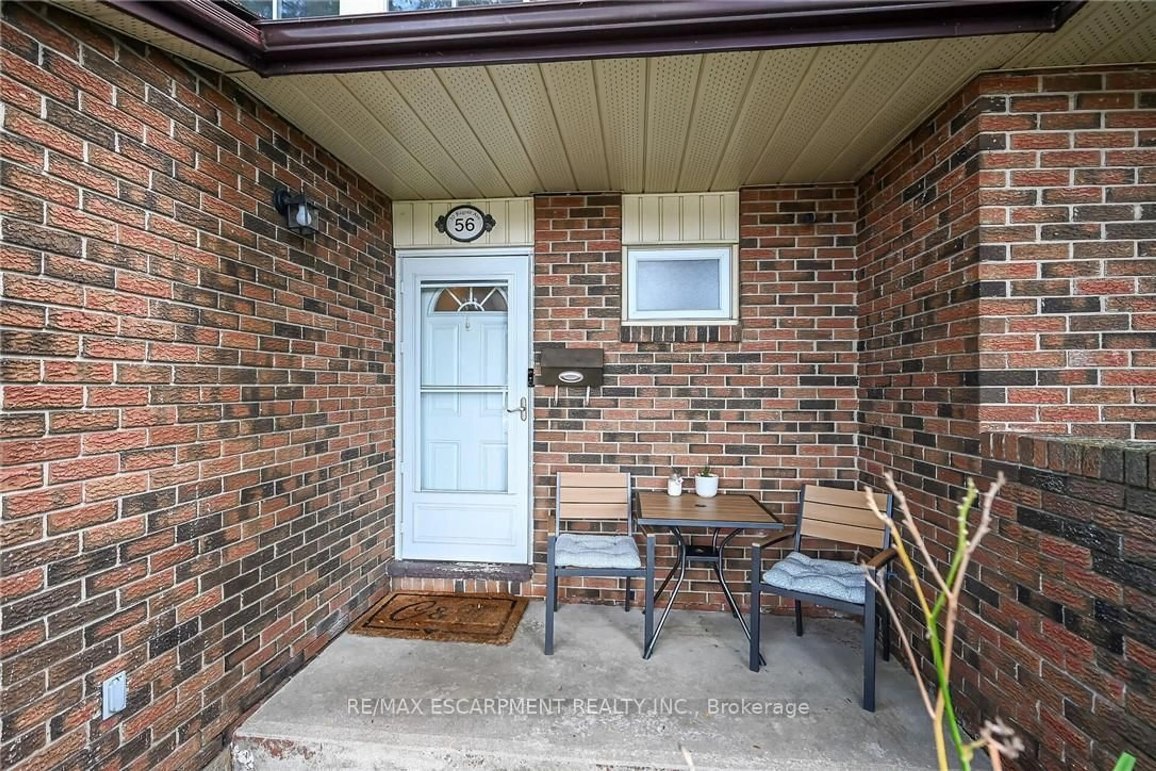 Indoor entryway for 30 Regent Ave #56, Hamilton Ontario L9B 1B3