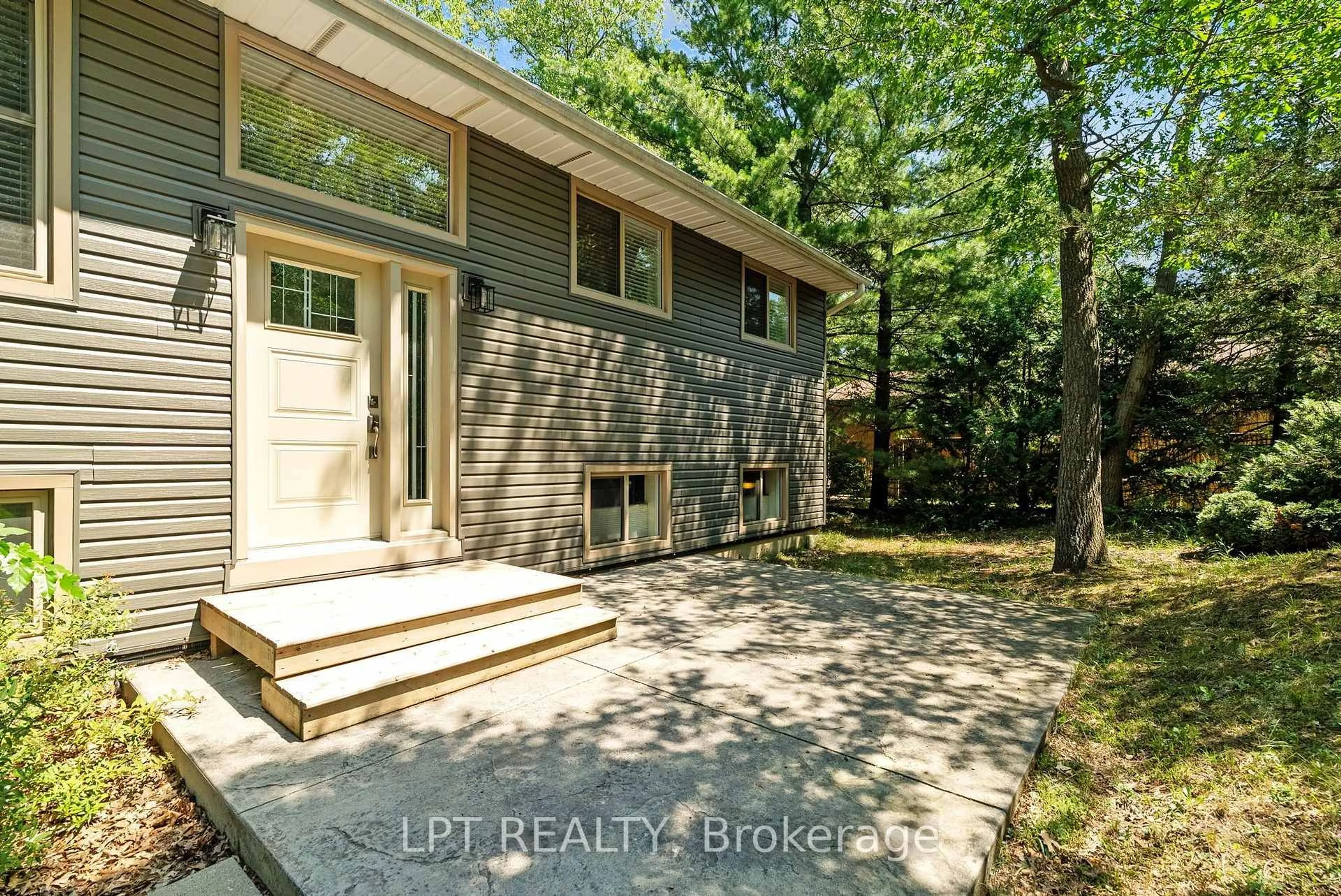 Unknown for 7806 Alfred Cres, Lambton Shores Ontario N0M 2L0