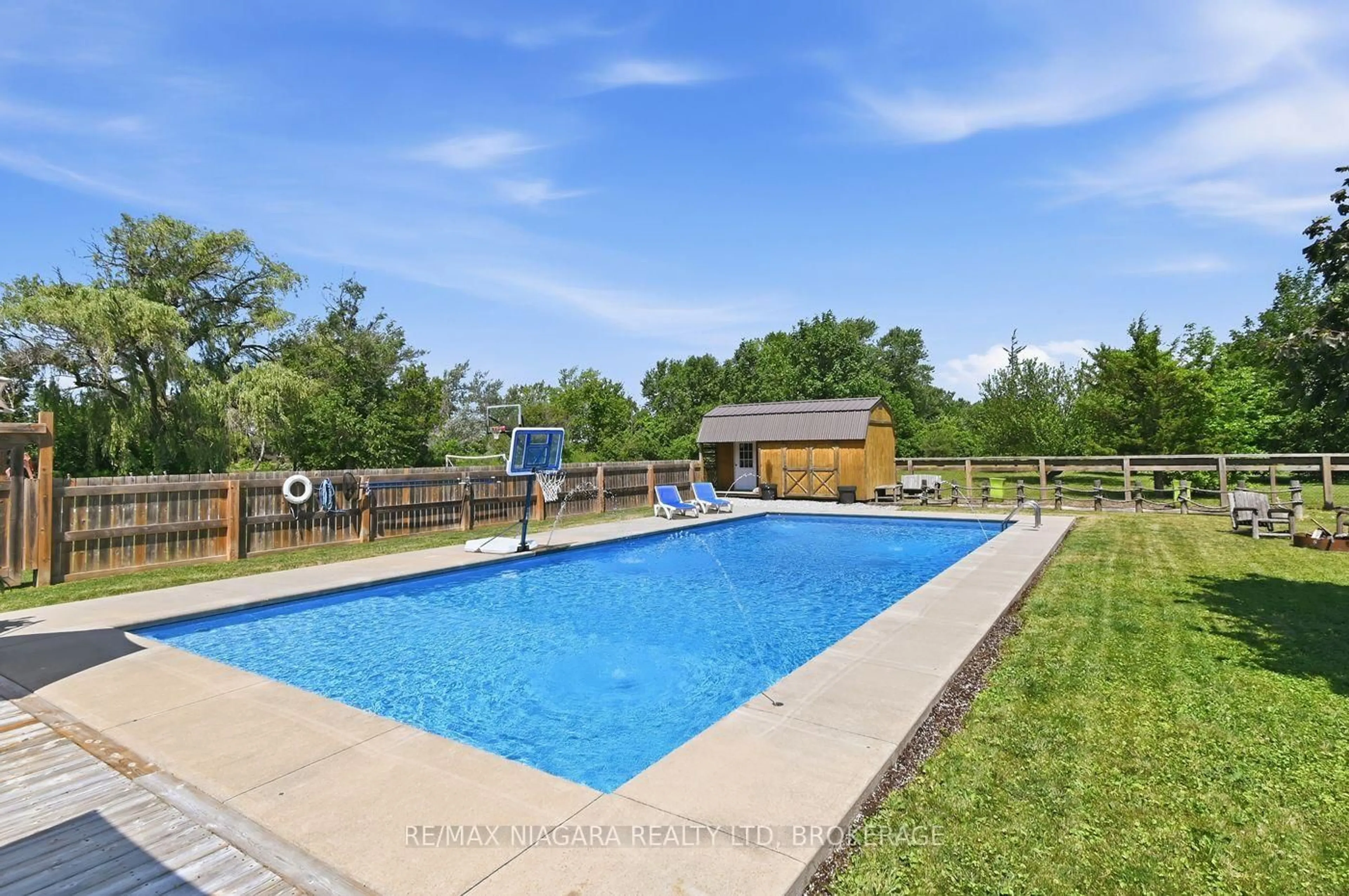 Pool for 2439 Miller Rd, Port Colborne Ontario L3K 5V5
