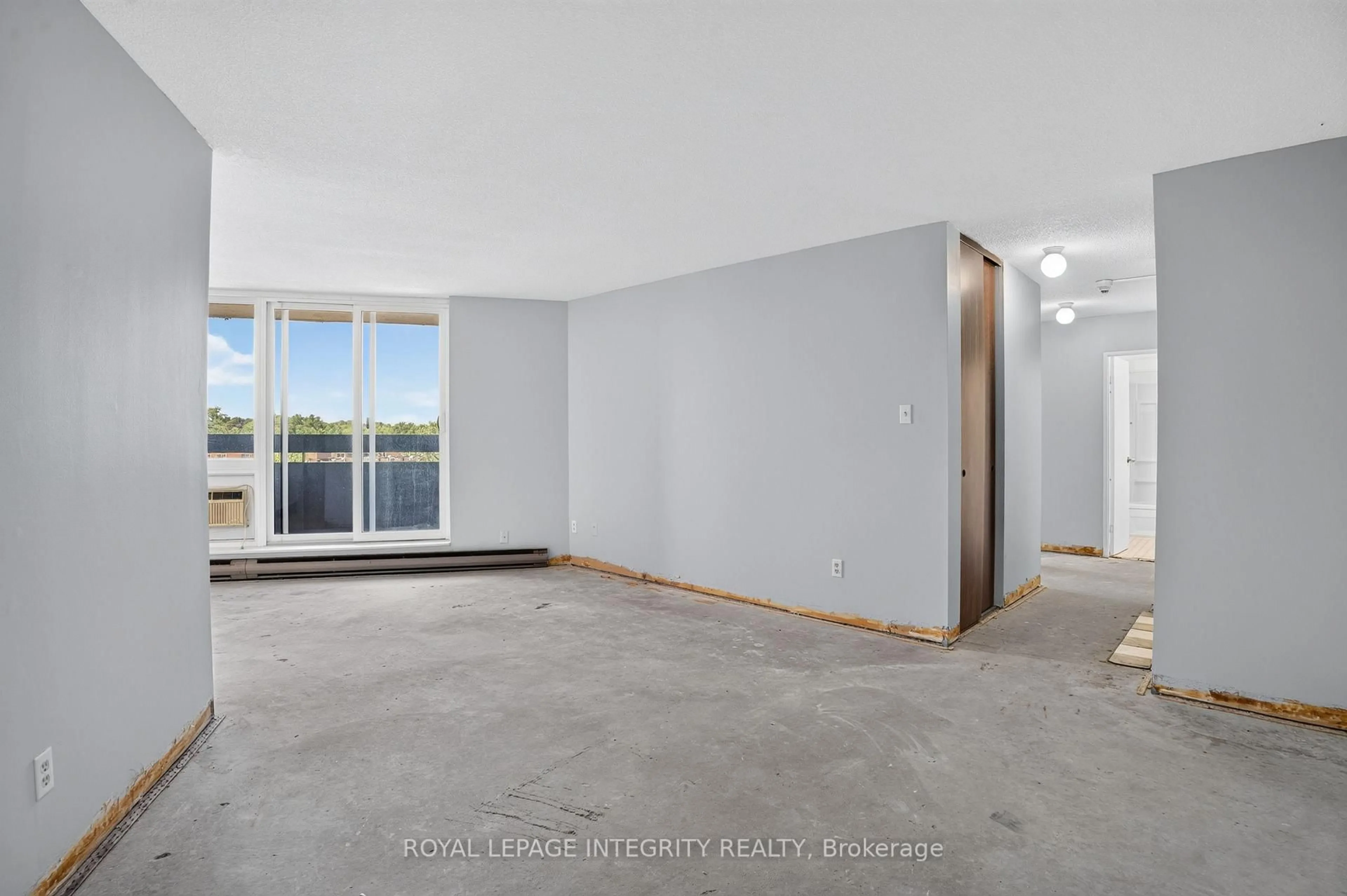 A pic of a room for 2000 Jasmine Cres #606, Ottawa Ontario K1J 8K4