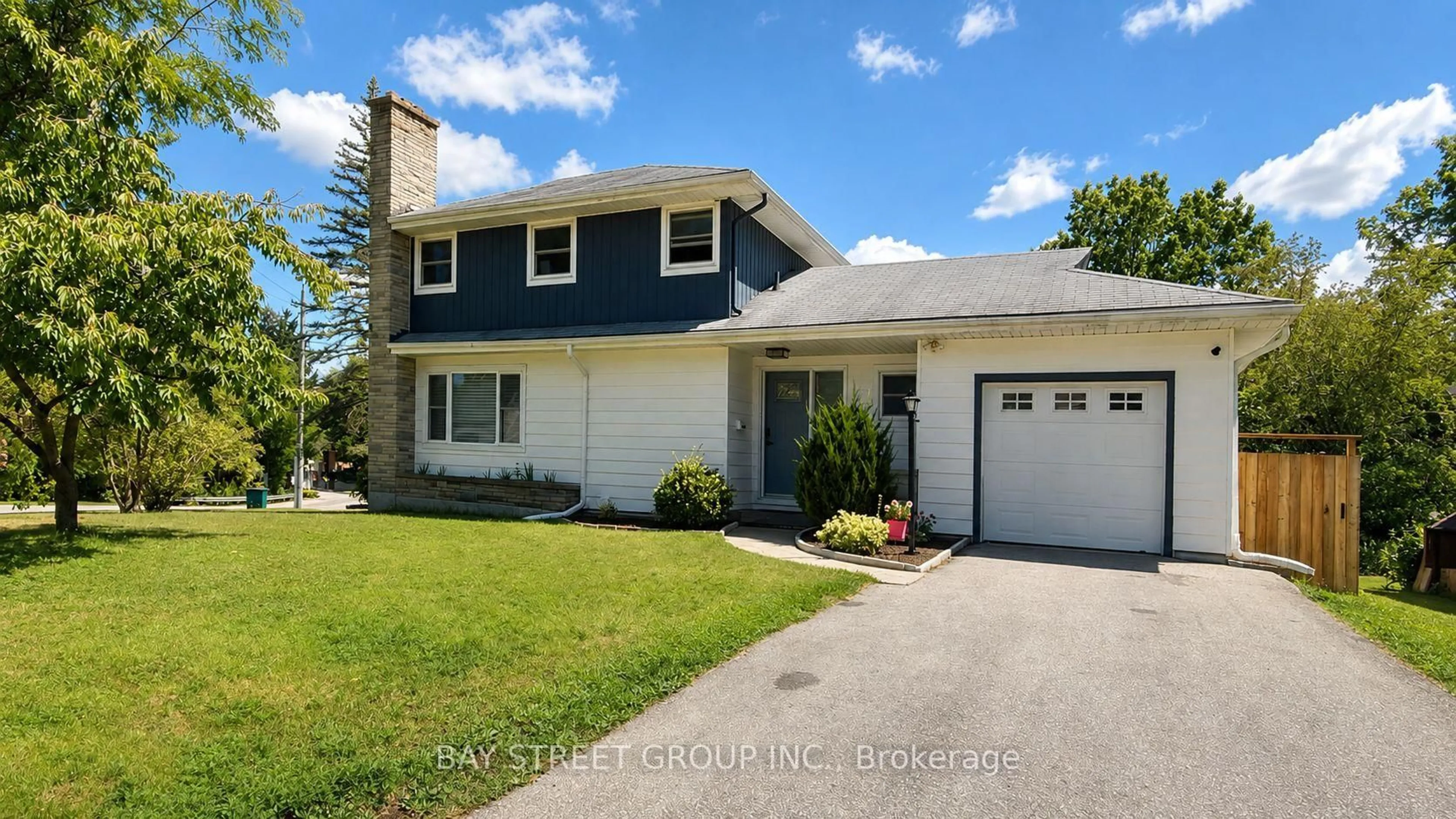Home with vinyl exterior material, street for 3 Parkside Dr, Tillsonburg Ontario N4G 4A1