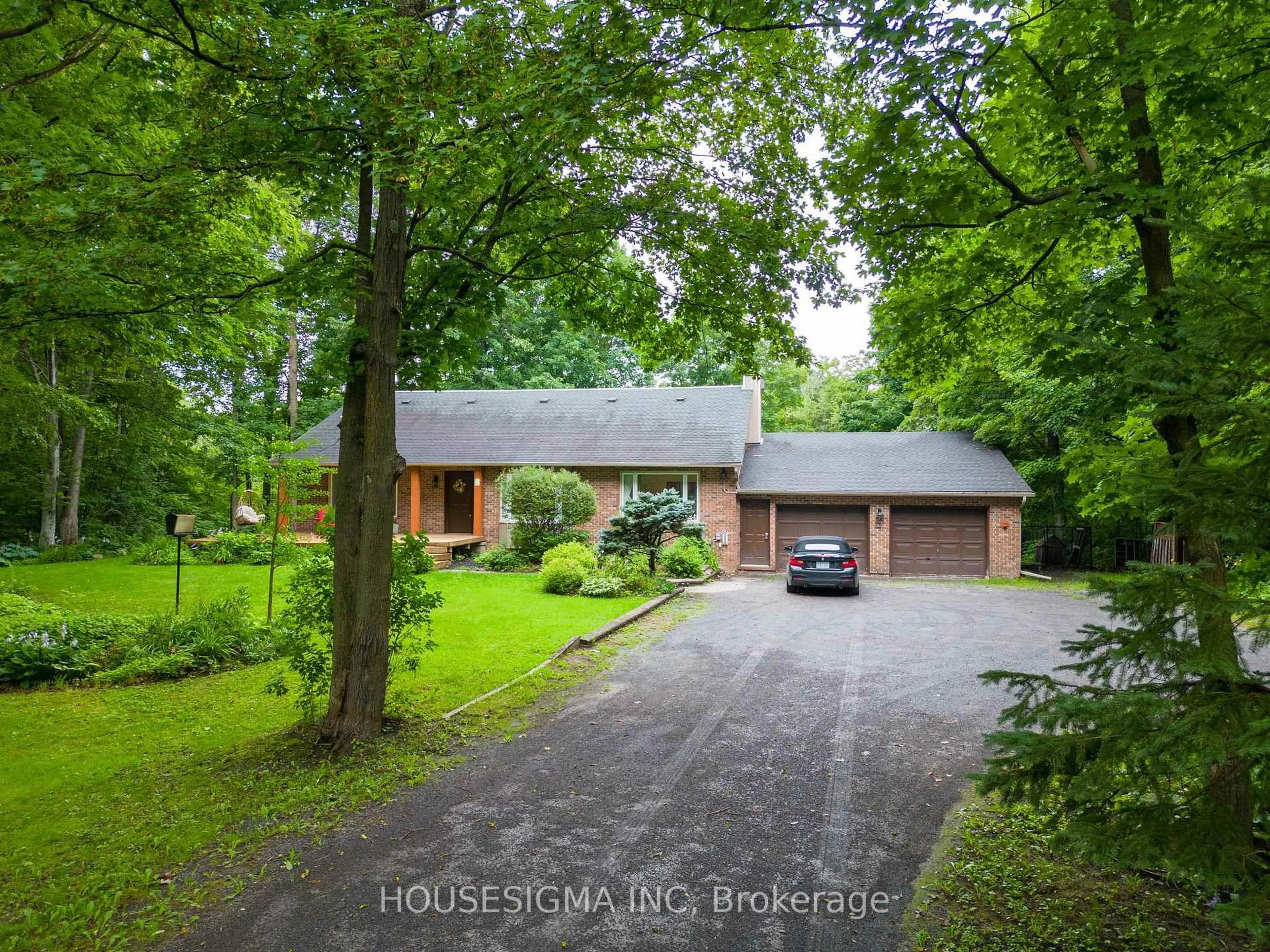 A pic from outside/outdoor area/front of a property/back of a property/a pic from drone, unknown for 1437 Huntmar Dr, Carp Ontario K0A 1L0