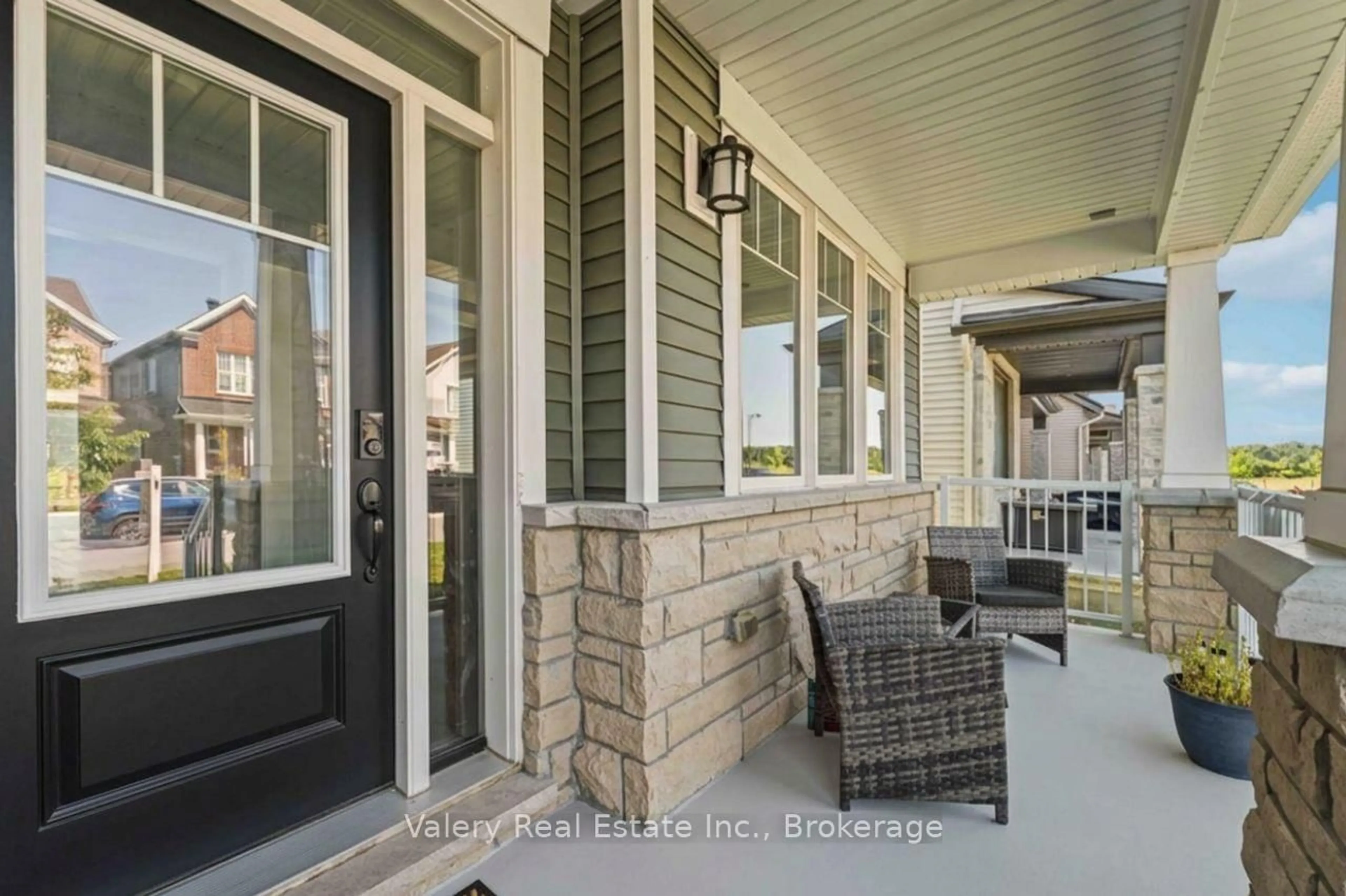 Patio, street for 180 Yearling Circ, Richmond Ontario K0A 2Z0