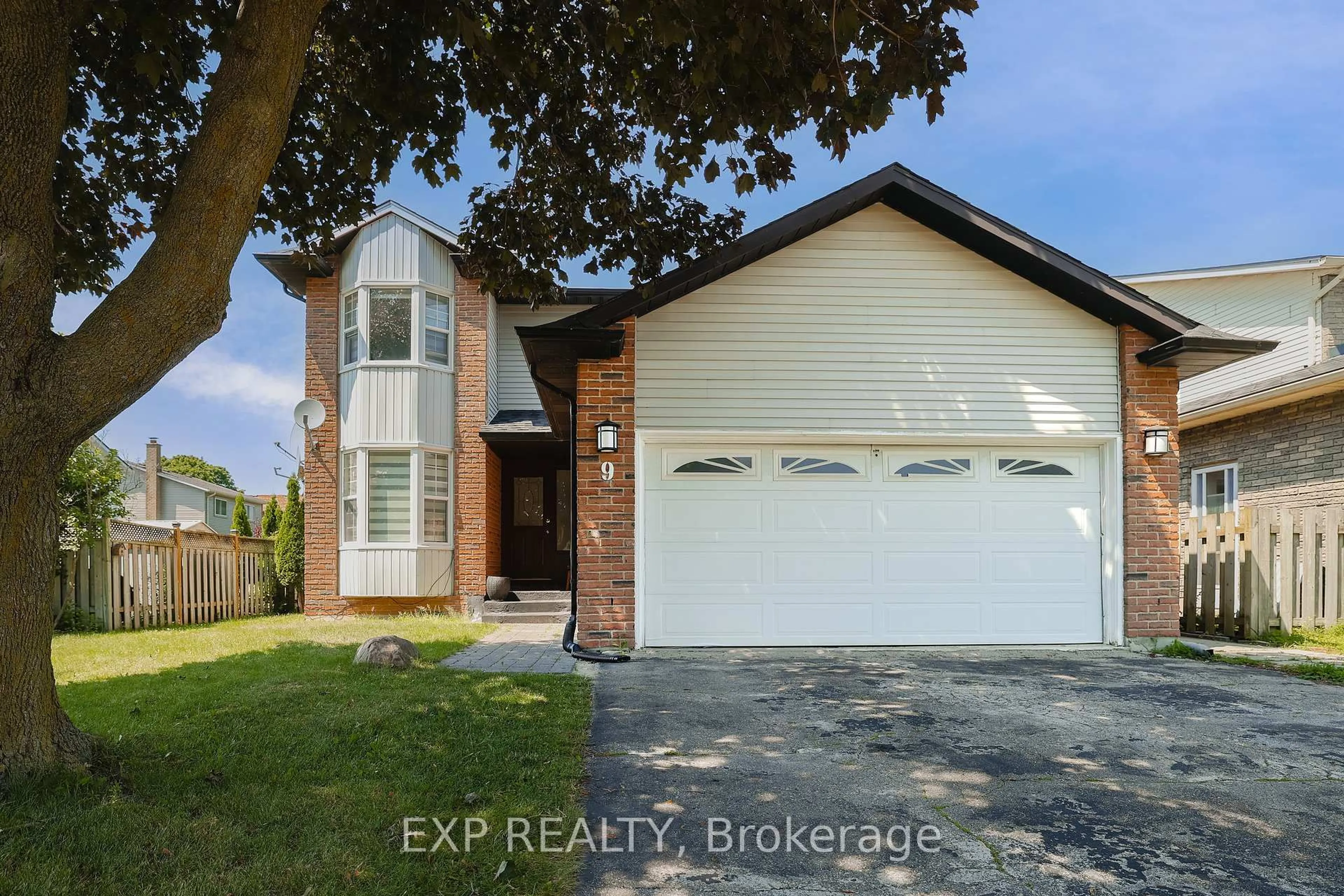 Unknown for 9 Holm St, Cambridge Ontario N3C 3N3