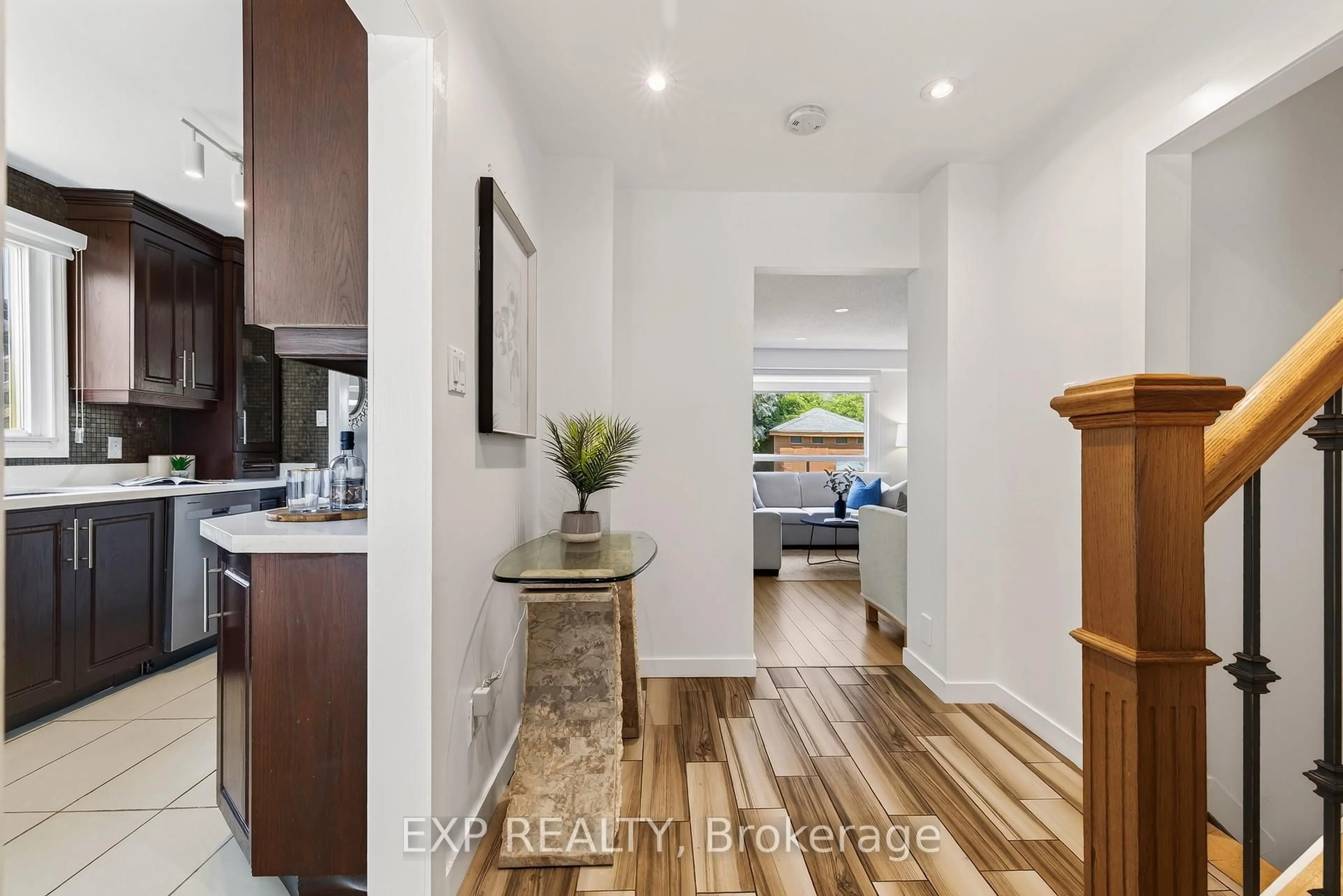 Indoor entryway for 9 Holm St, Cambridge Ontario N3C 3N3