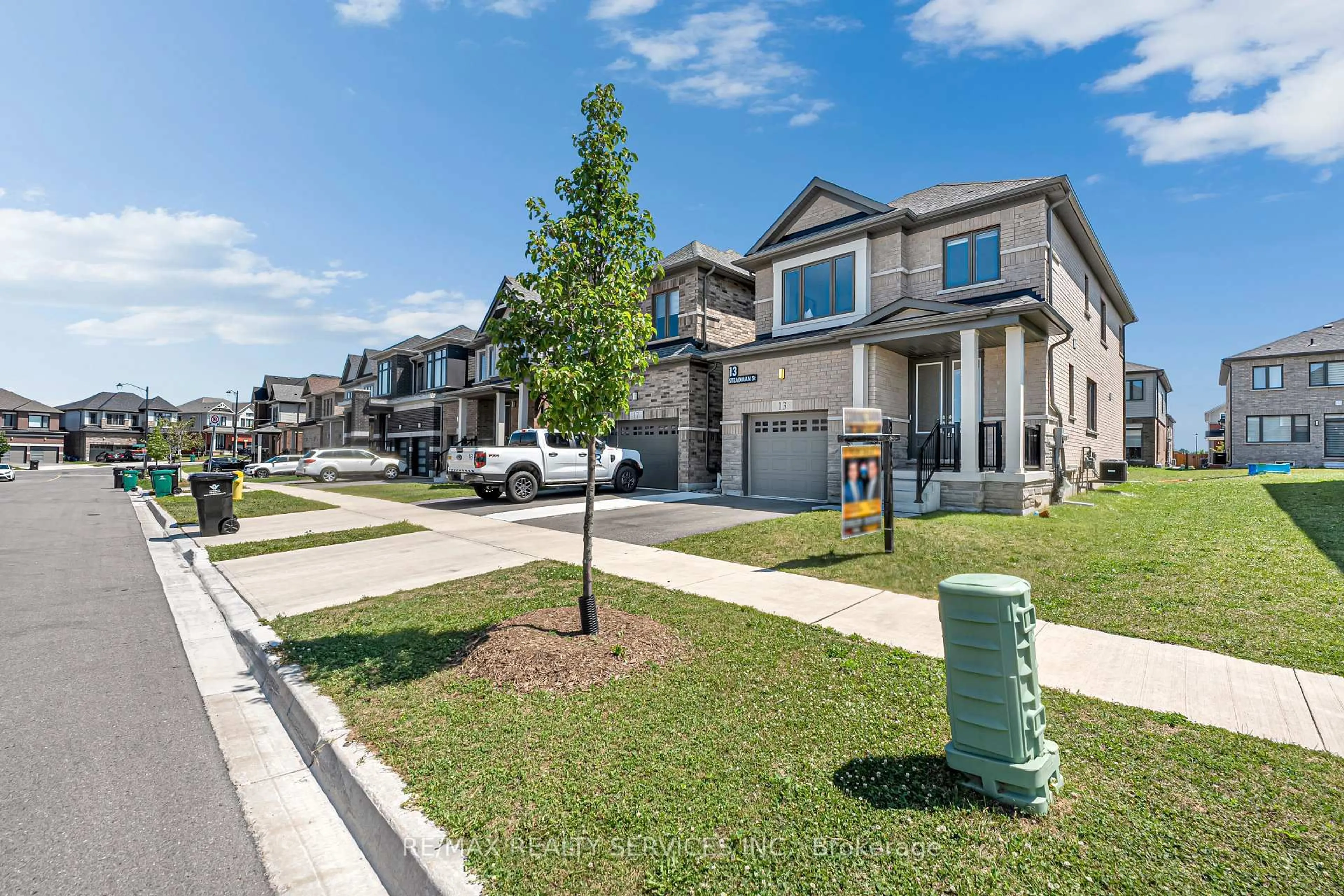 A pic from outside/outdoor area/front of a property/back of a property/a pic from drone, street for 13 STEADMAN St, Cambridge Ontario N1S 0C7