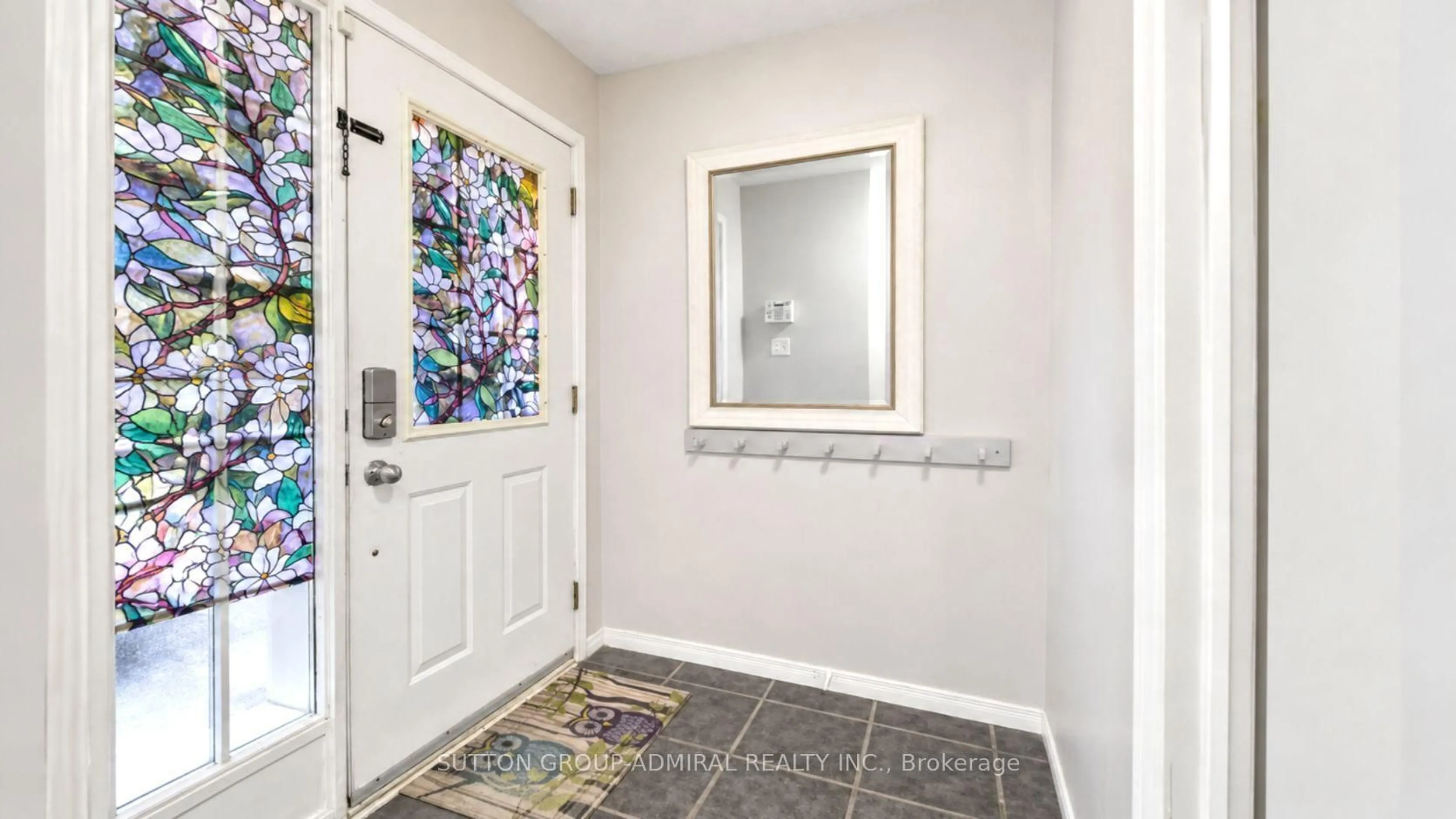 Indoor entryway for 115 PEACH BLOSSOM Cres, Kitchener Ontario N2E 3Z7