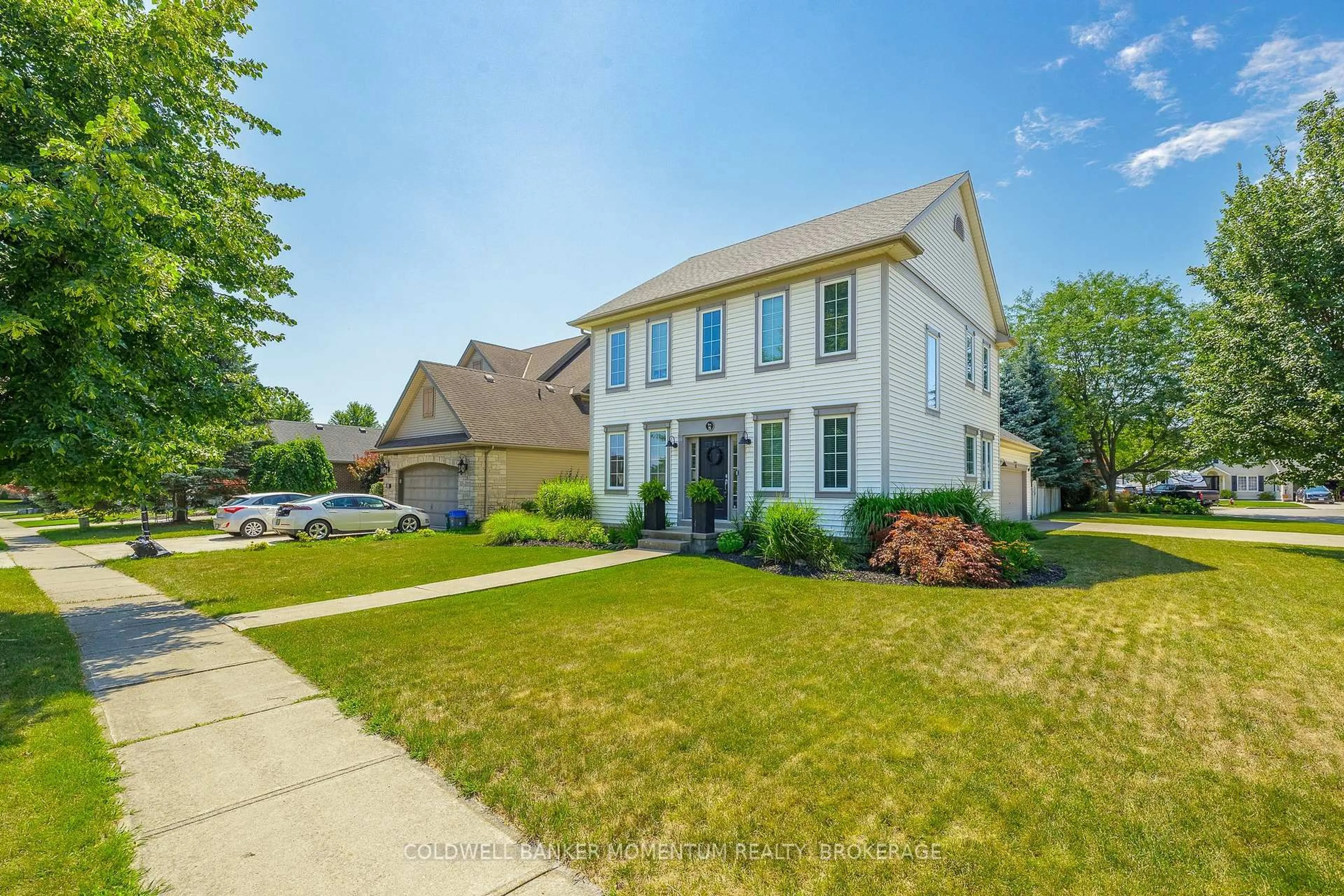 Home with vinyl exterior material, street for 15 Virginia St, Welland Ontario L3C 7A5
