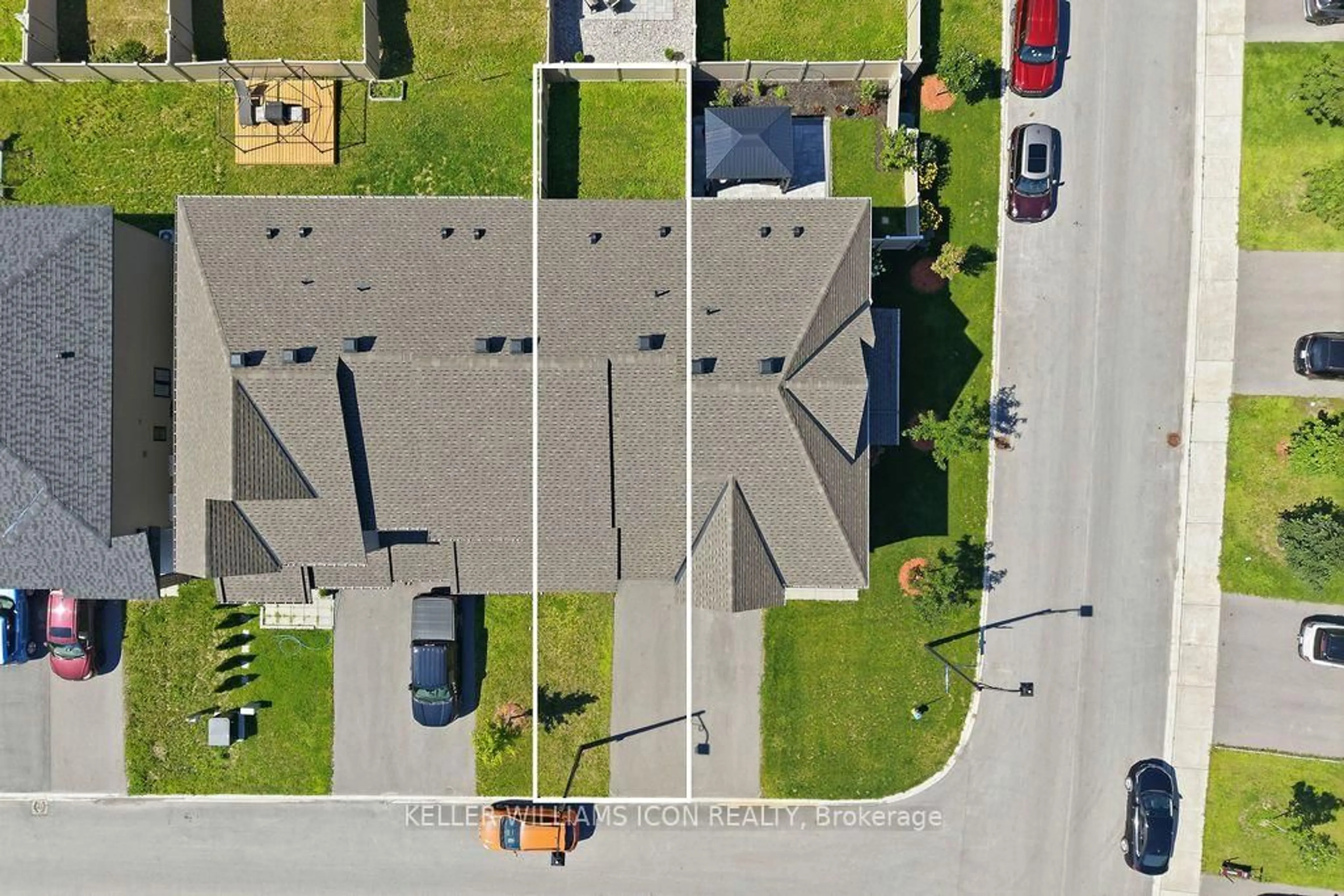 A pic from outside/outdoor area/front of a property/back of a property/a pic from drone, street for 301 Drumlish Lane, Ottawa Ontario K2J 6Y1