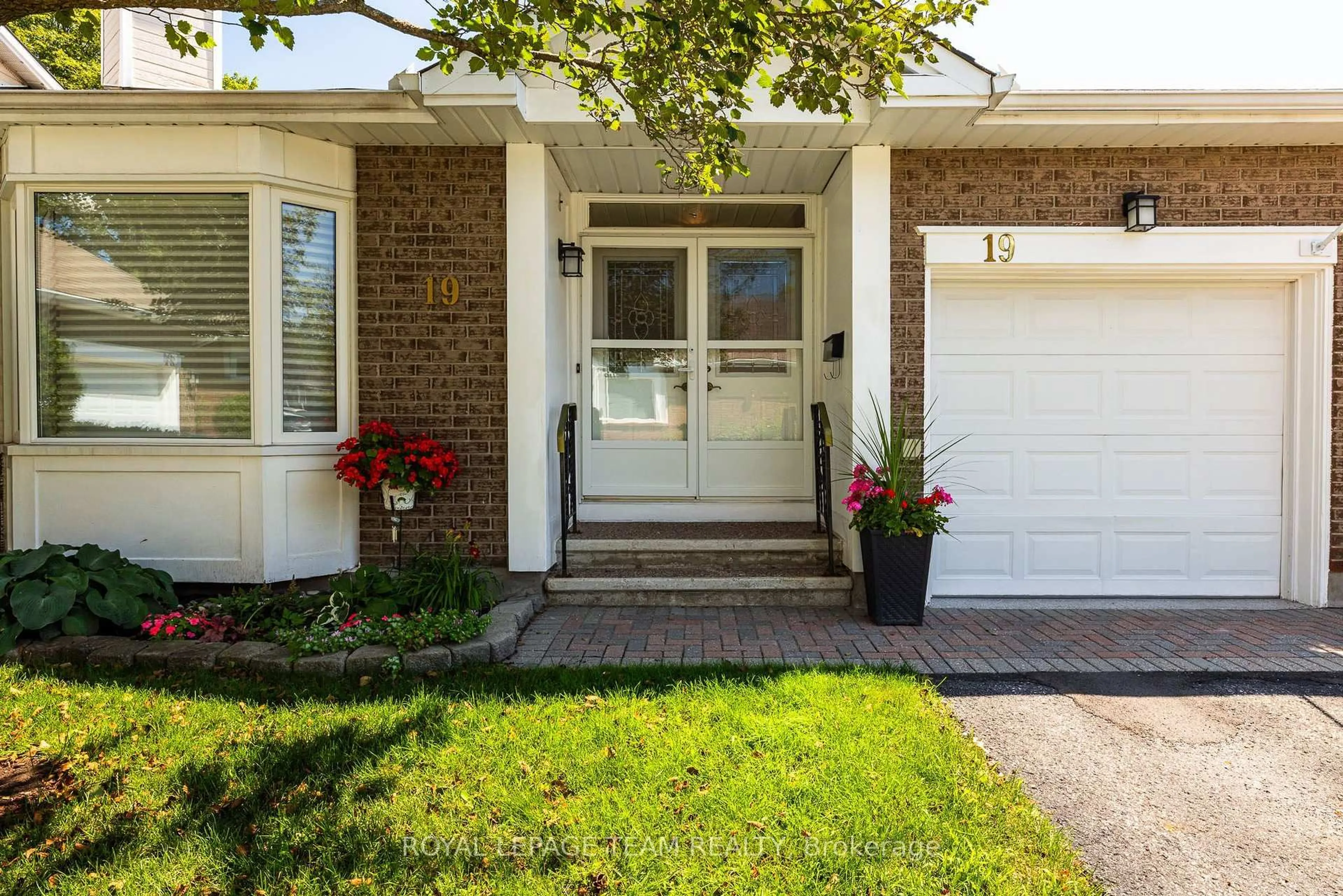 Unknown for 19 Pine Needles Crt, Ottawa Ontario K2S 1G5
