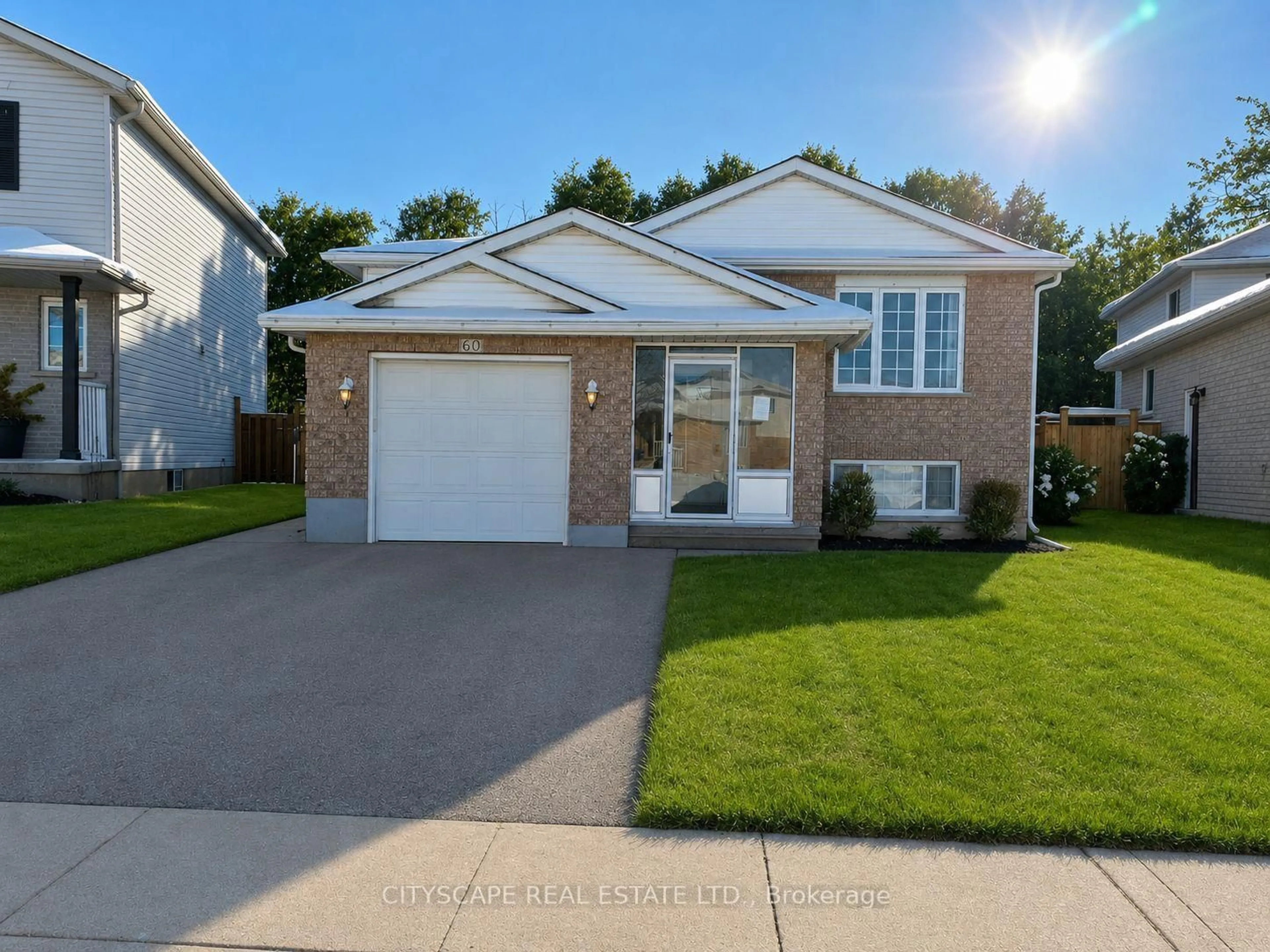 Home with vinyl exterior material, street for 60 Castlewood Pl, Cambridge Ontario N1R 8K6