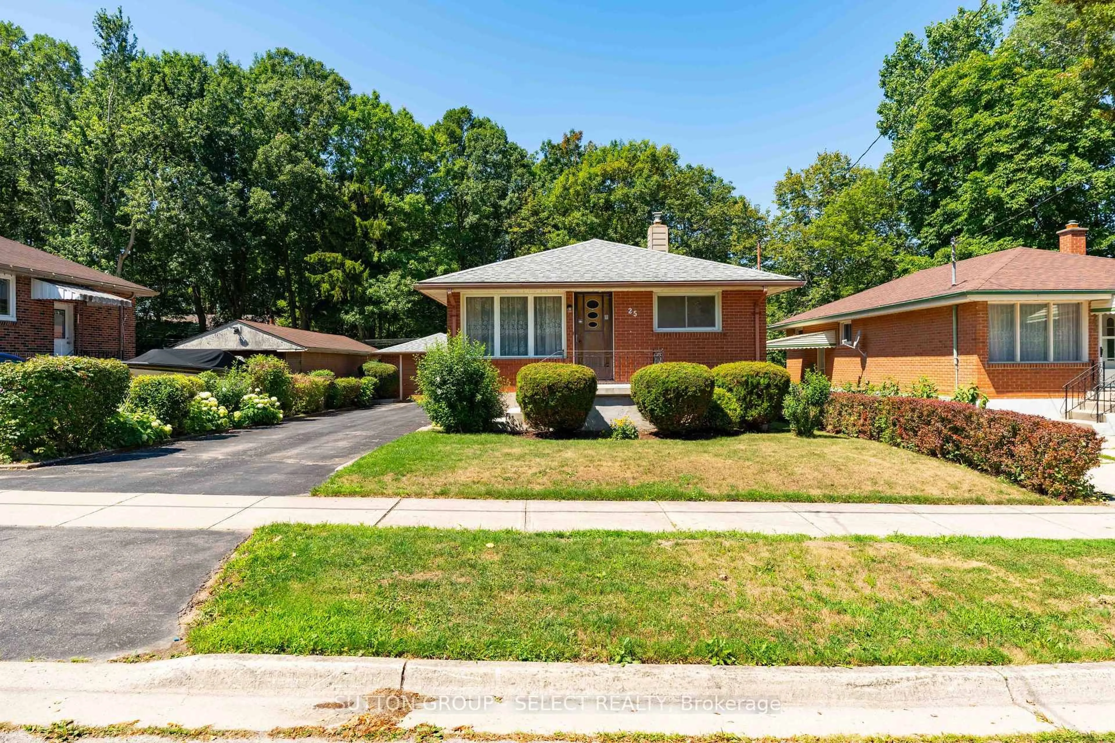 Home with brick exterior material, street for 25 Gladstone Ave, London South Ontario N5Z 3R2