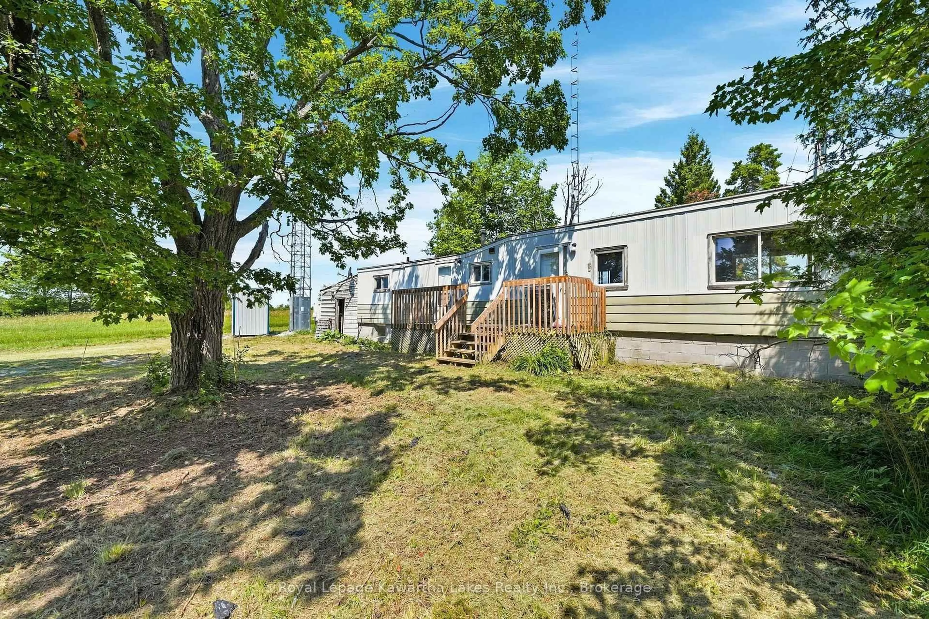 A pic from outside/outdoor area/front of a property/back of a property/a pic from drone, unknown for 289 Somerville 3rd Crt, Kawartha Lakes Ontario K0M 1N0