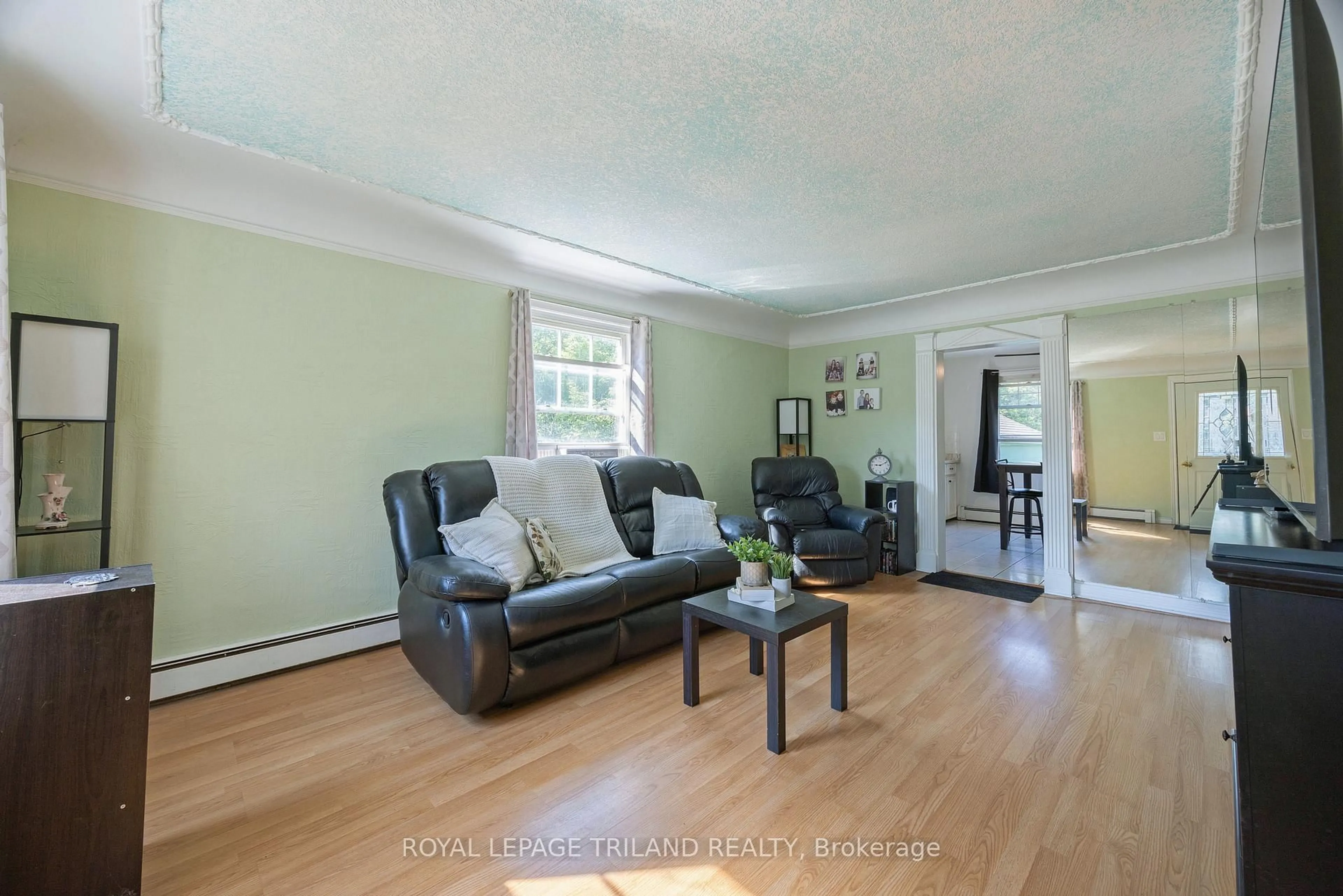 Living room with furniture, unknown for 89 Egerton St, London East Ontario N5Z 2G1