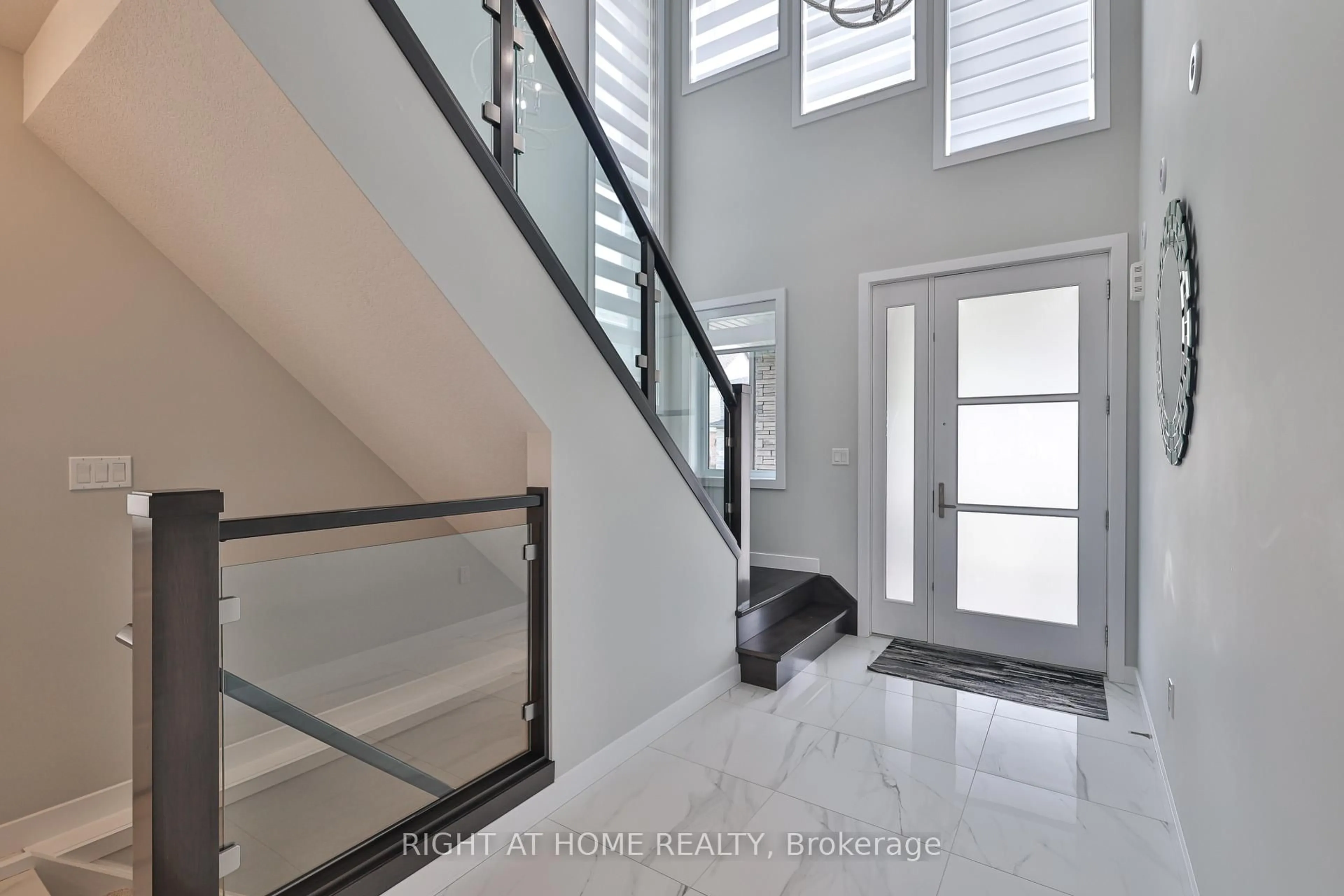 Indoor entryway for 8 Ryder Ave, Guelph Ontario N1G 0H3
