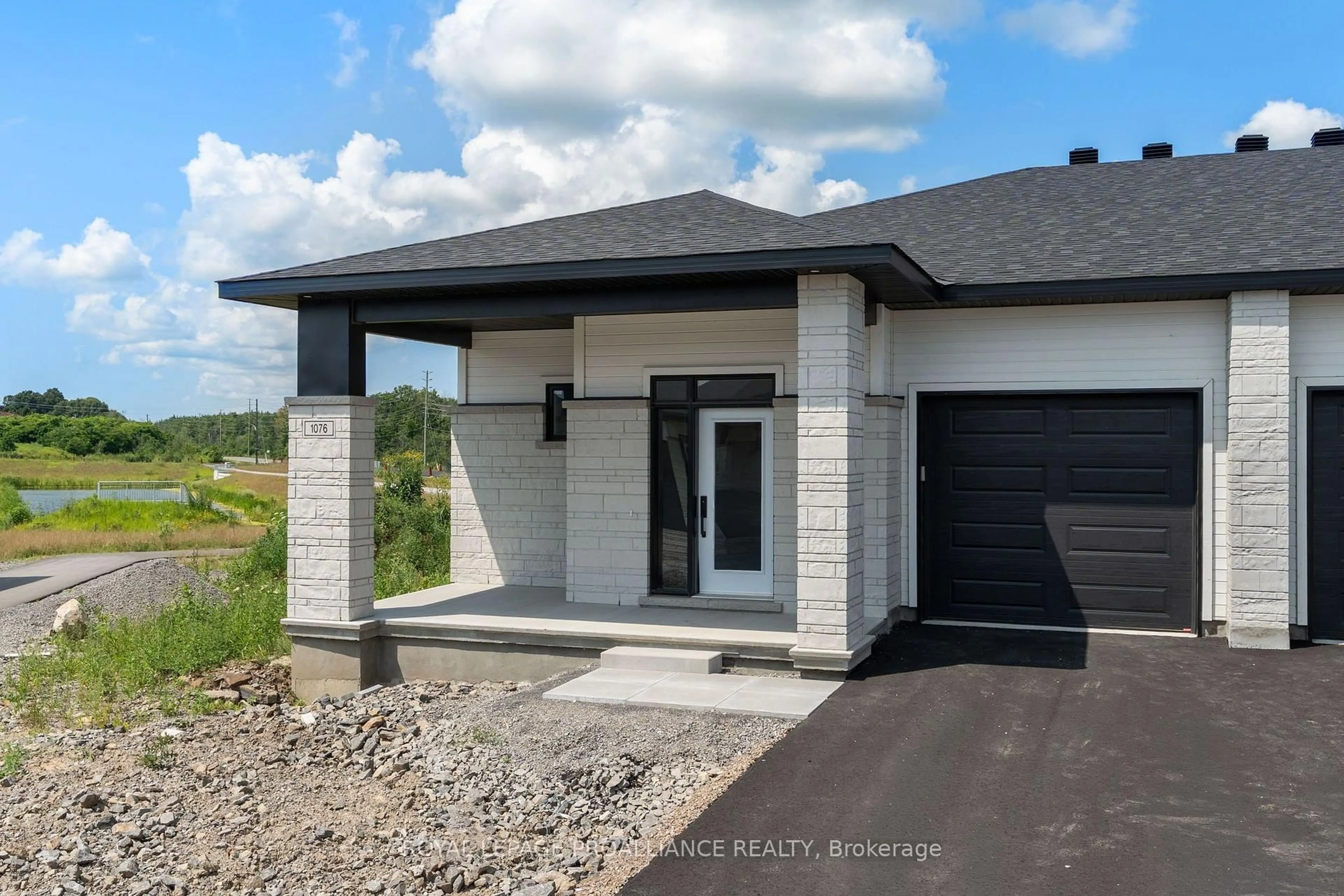 Home with brick exterior material, unknown for 1076 Moore St, Brockville Ontario K0E 0H2