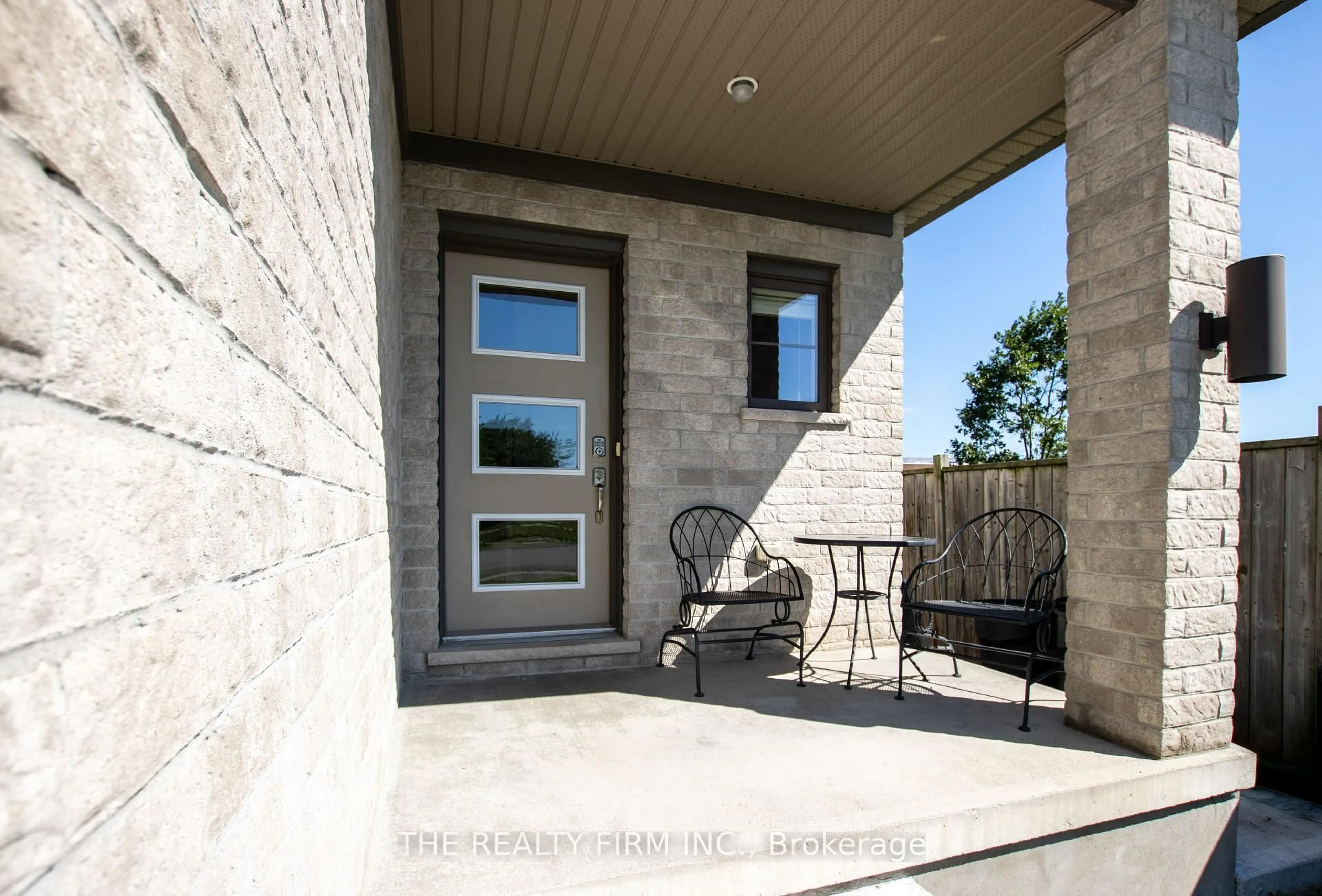 Patio, street for 974 Bluegrass Dr, London North Ontario N6H 0C9