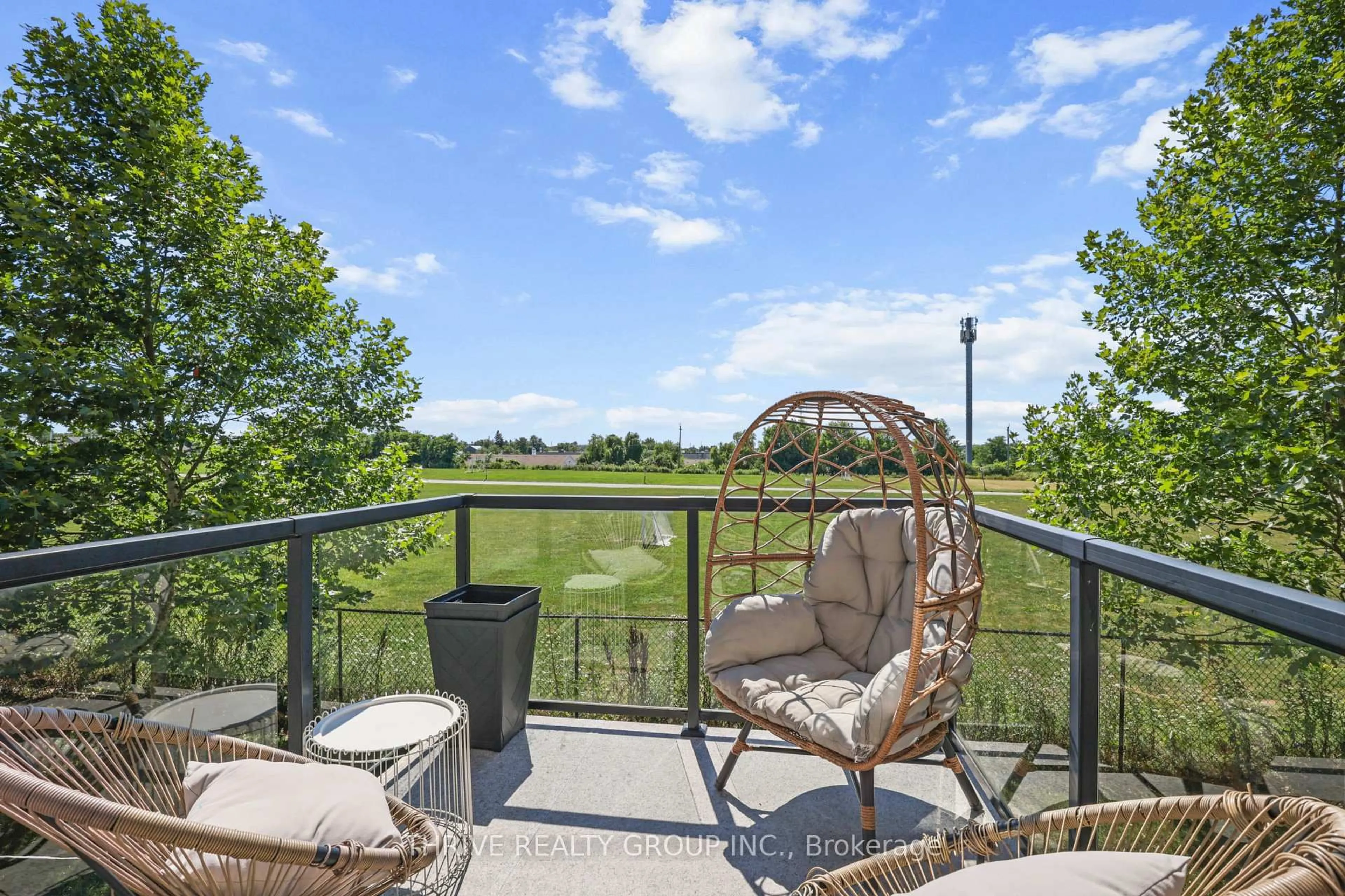 Patio, water/lake/river/ocean view for 981 West Village Sq, London North Ontario N6H 0J7
