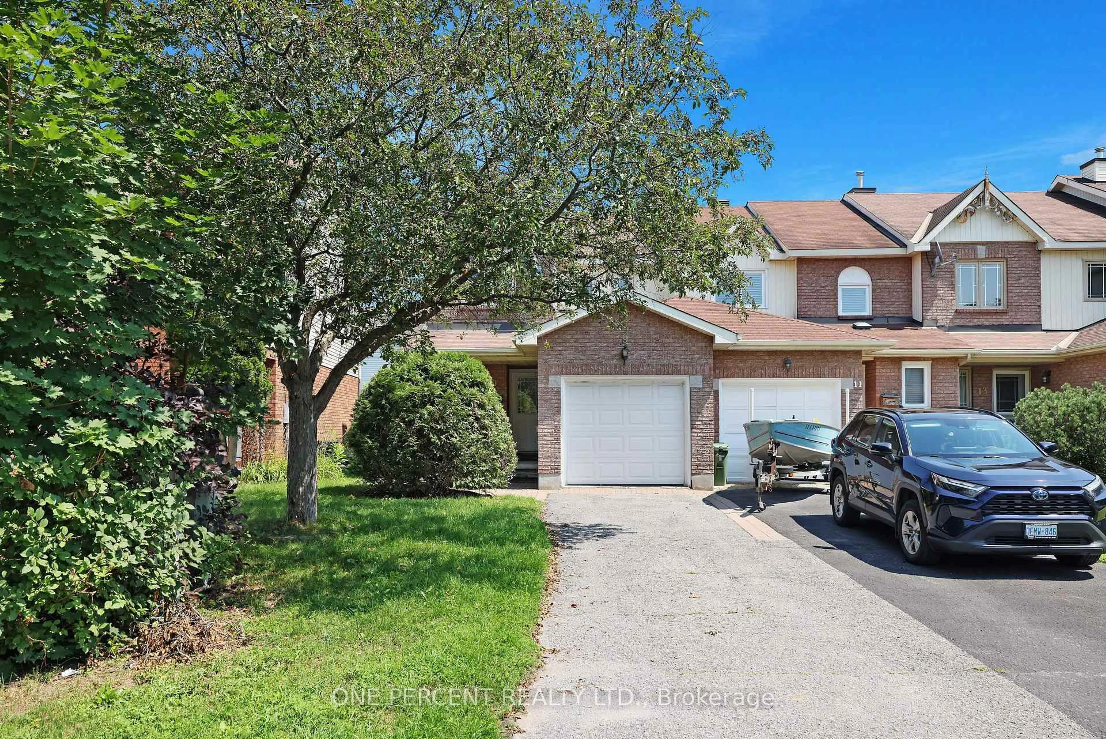 A pic from outside/outdoor area/front of a property/back of a property/a pic from drone, street for 9 Harrington Crt, Ottawa Ontario K2K 2S7