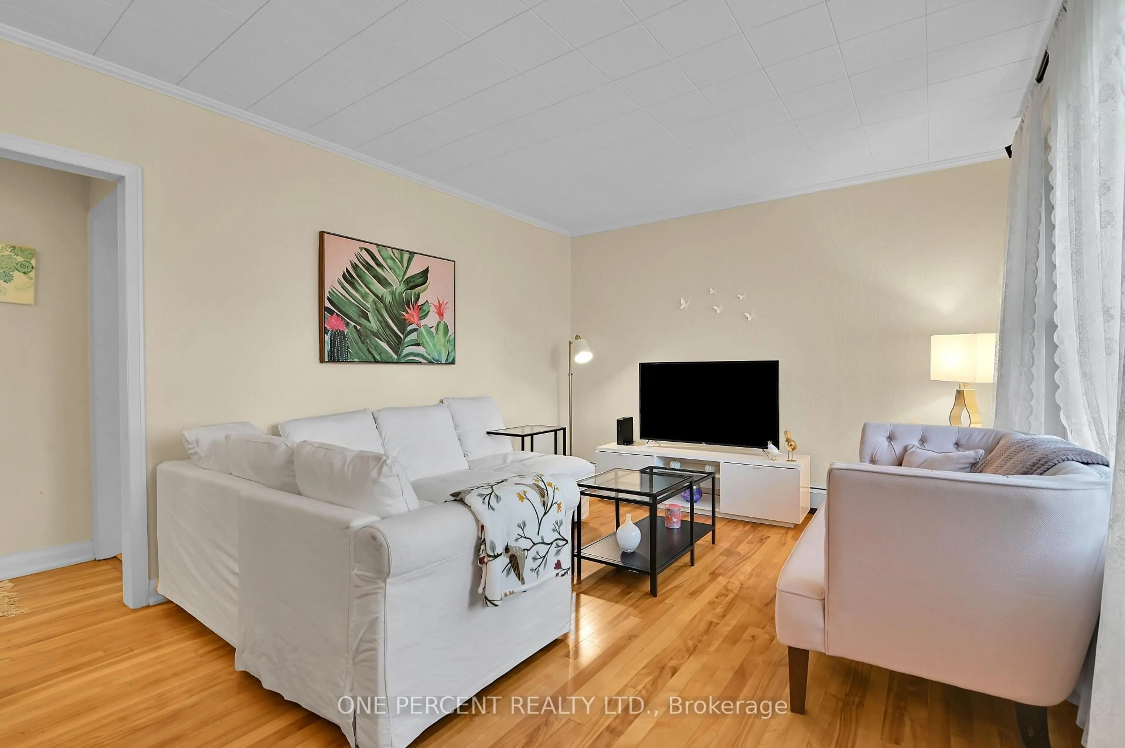 Living room with furniture, unknown for 36 Argue Dr, Ottawa Ontario K2E 6S1