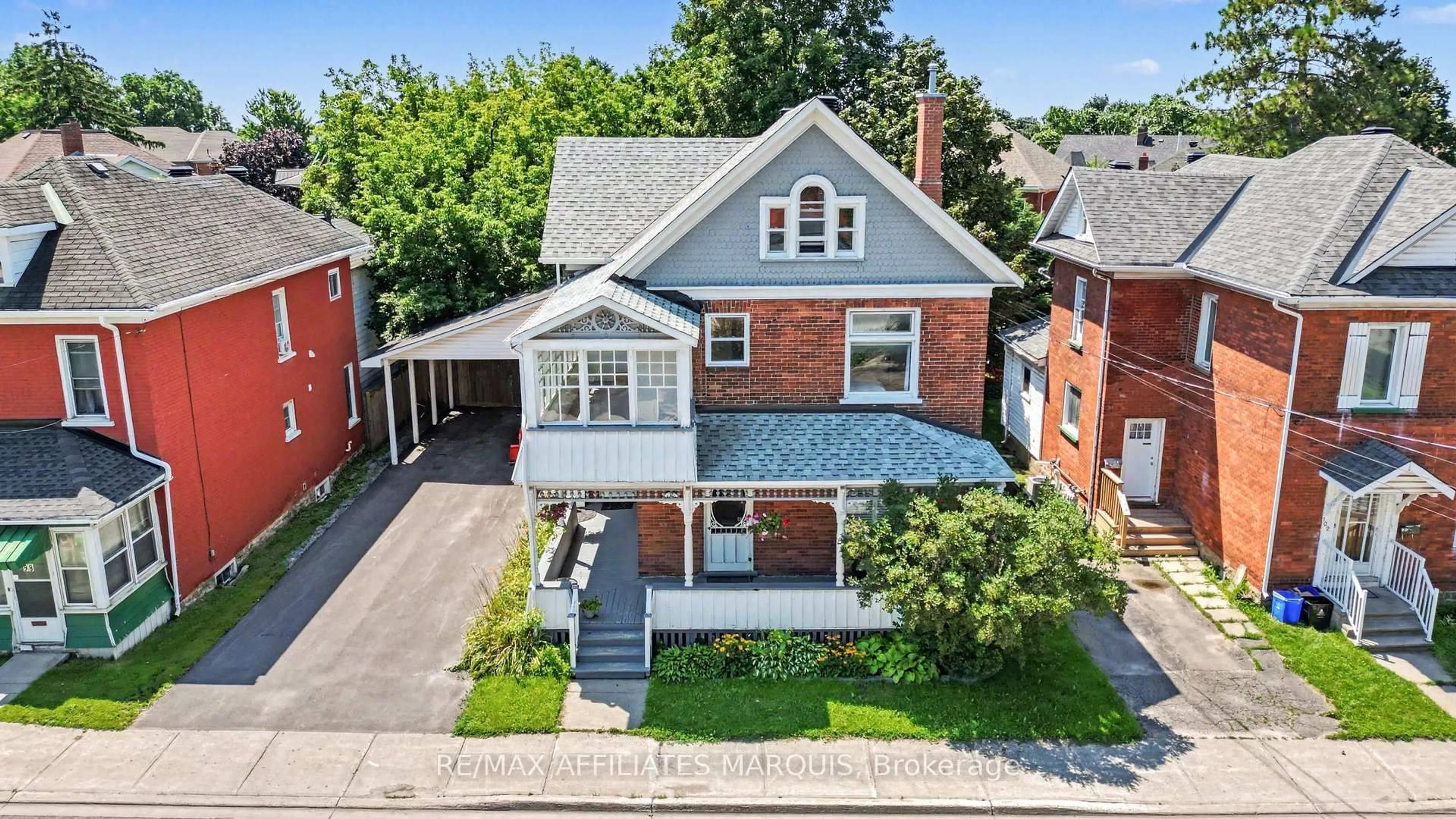 Home with brick exterior material, street for 100 Elmsley St, Smiths Falls Ontario K7A 2H2