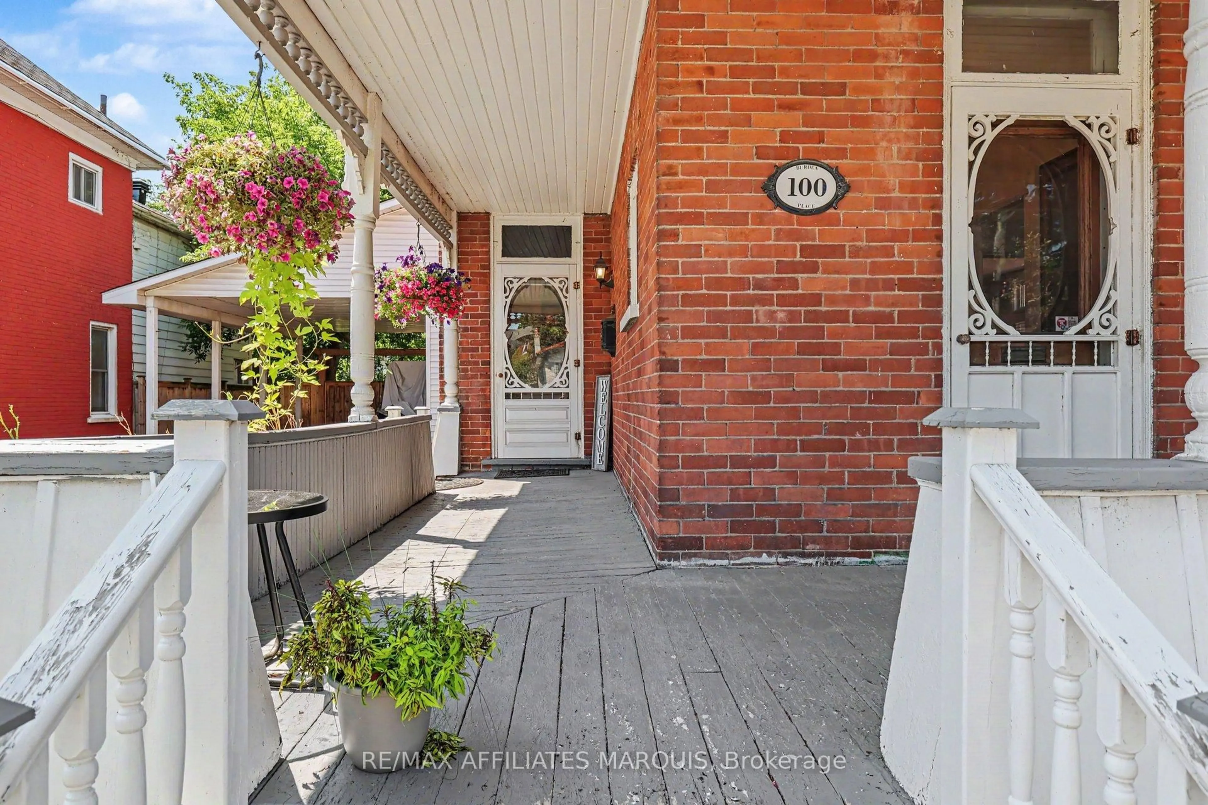 Patio, street for 100 Elmsley St, Smiths Falls Ontario K7A 2H2