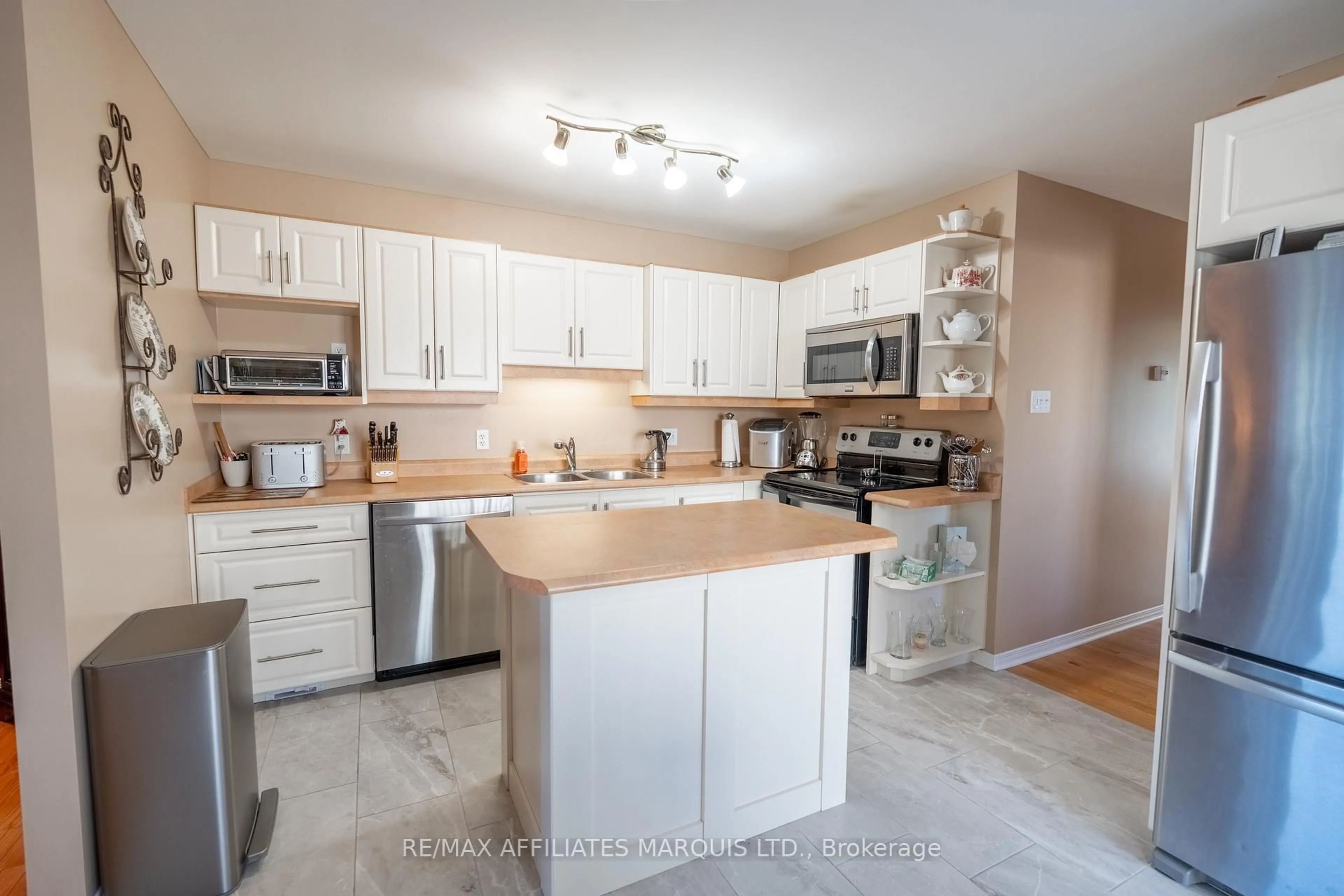 Unknown for 1851 Cumberland St, Cornwall Ontario K6J 0A1