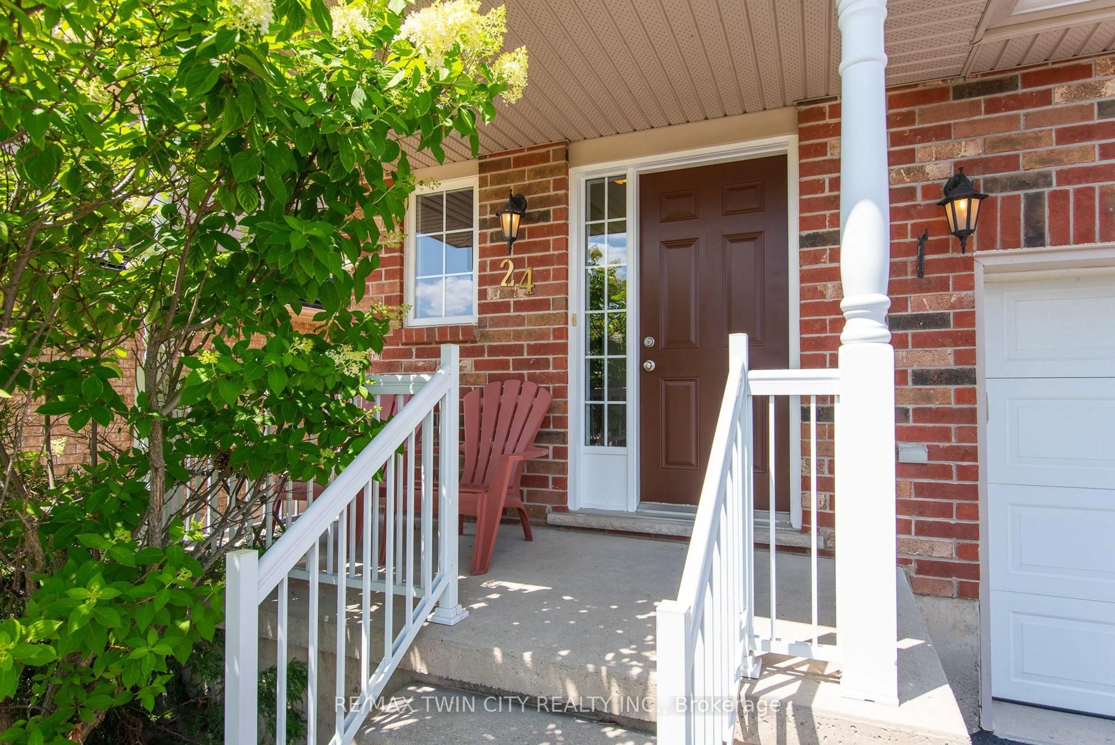 Indoor entryway for 24 Joseph Lichti Lane, Wilmot Ontario N3A 4S3