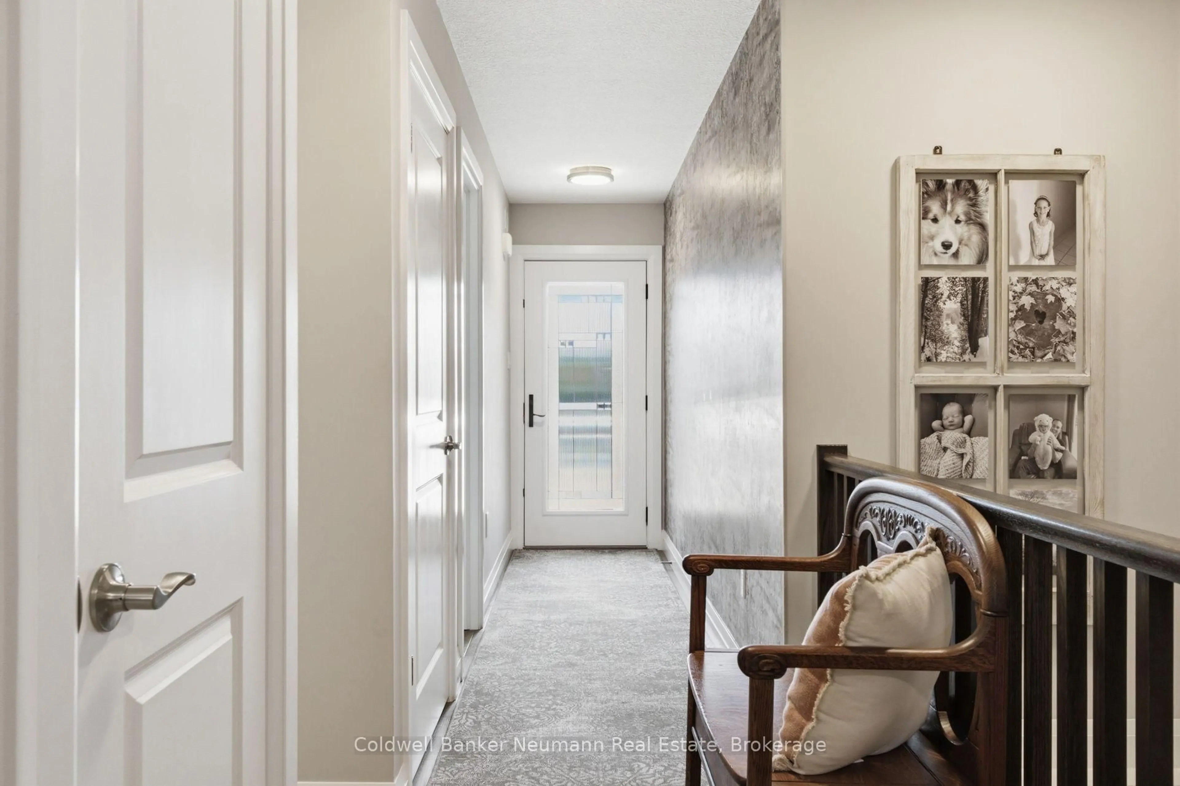 Indoor entryway for 72 Halls Dr, Centre Wellington Ontario N0B 1S0