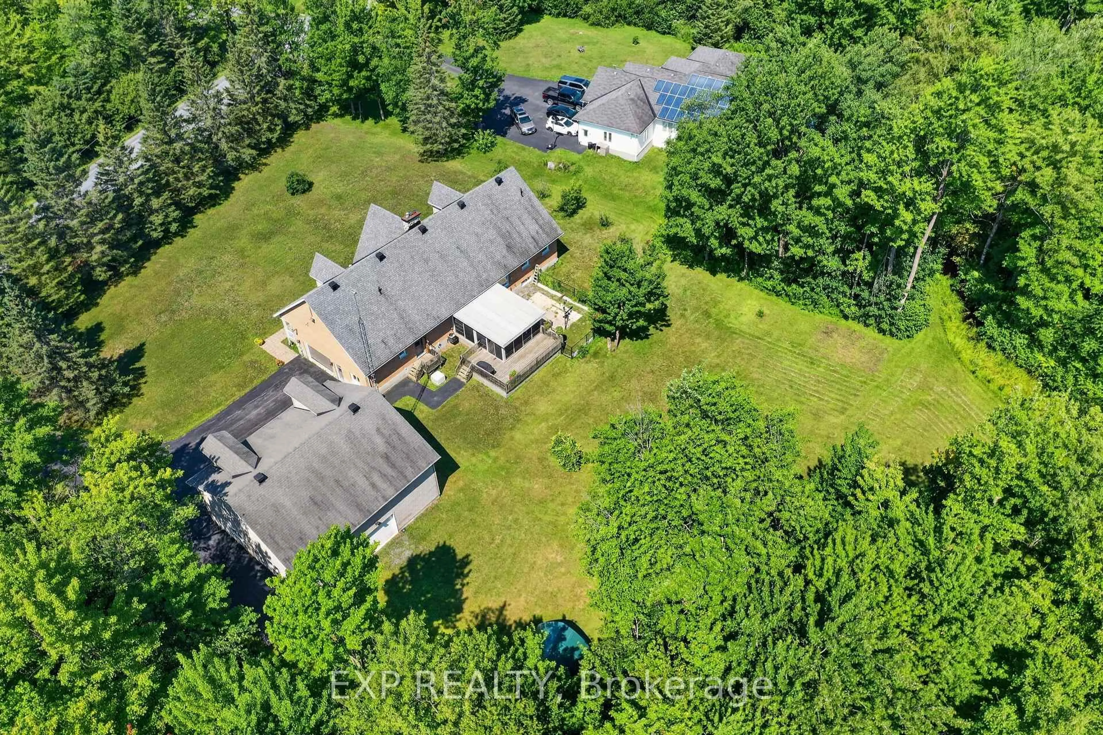 A pic from outside/outdoor area/front of a property/back of a property/a pic from drone, unknown for 2737 Bouvier Rd, Clarence-Rockland Ontario K0A 2A0
