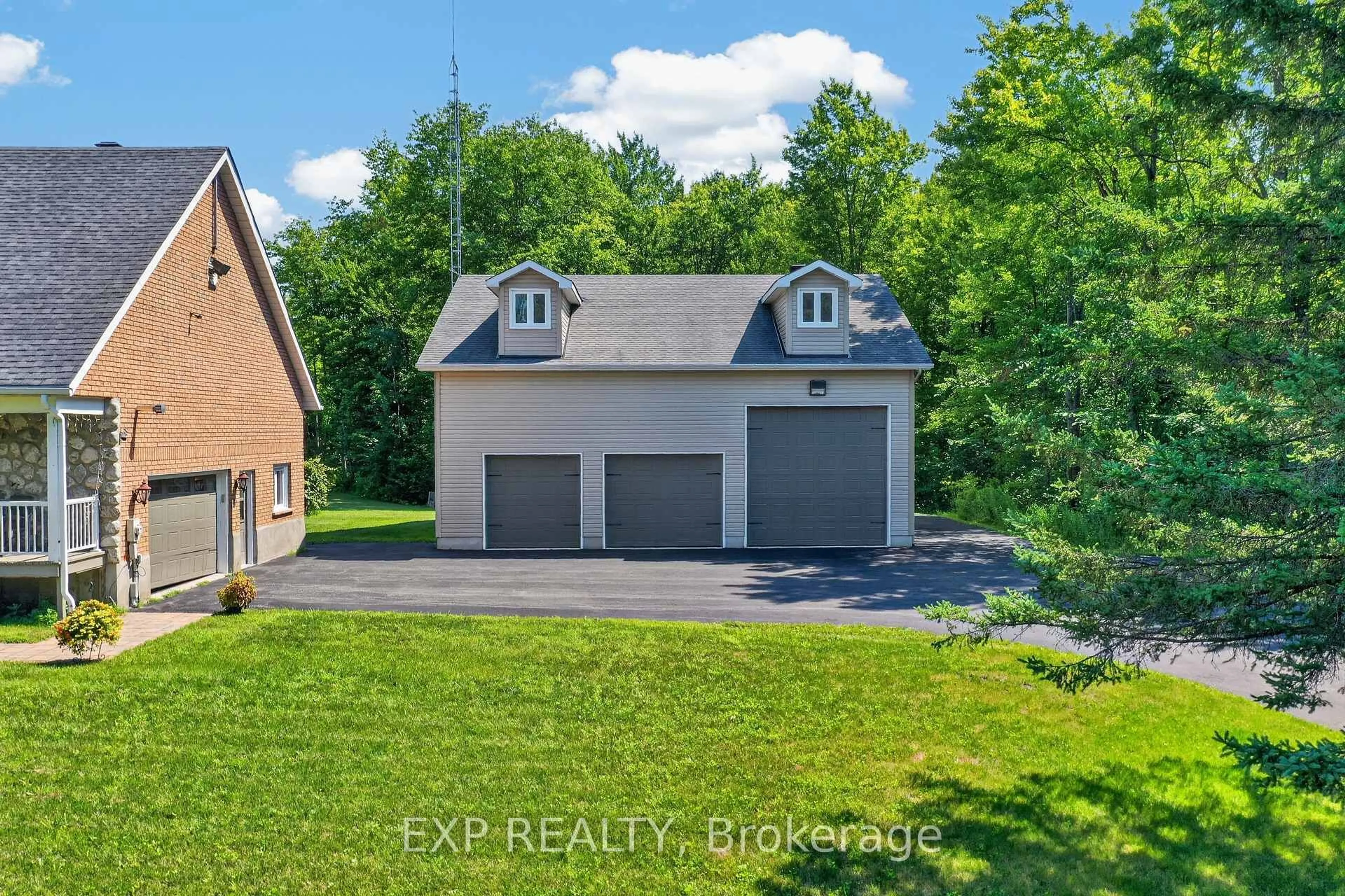 A pic from outside/outdoor area/front of a property/back of a property/a pic from drone, street for 2737 Bouvier Rd, Clarence-Rockland Ontario K0A 2A0