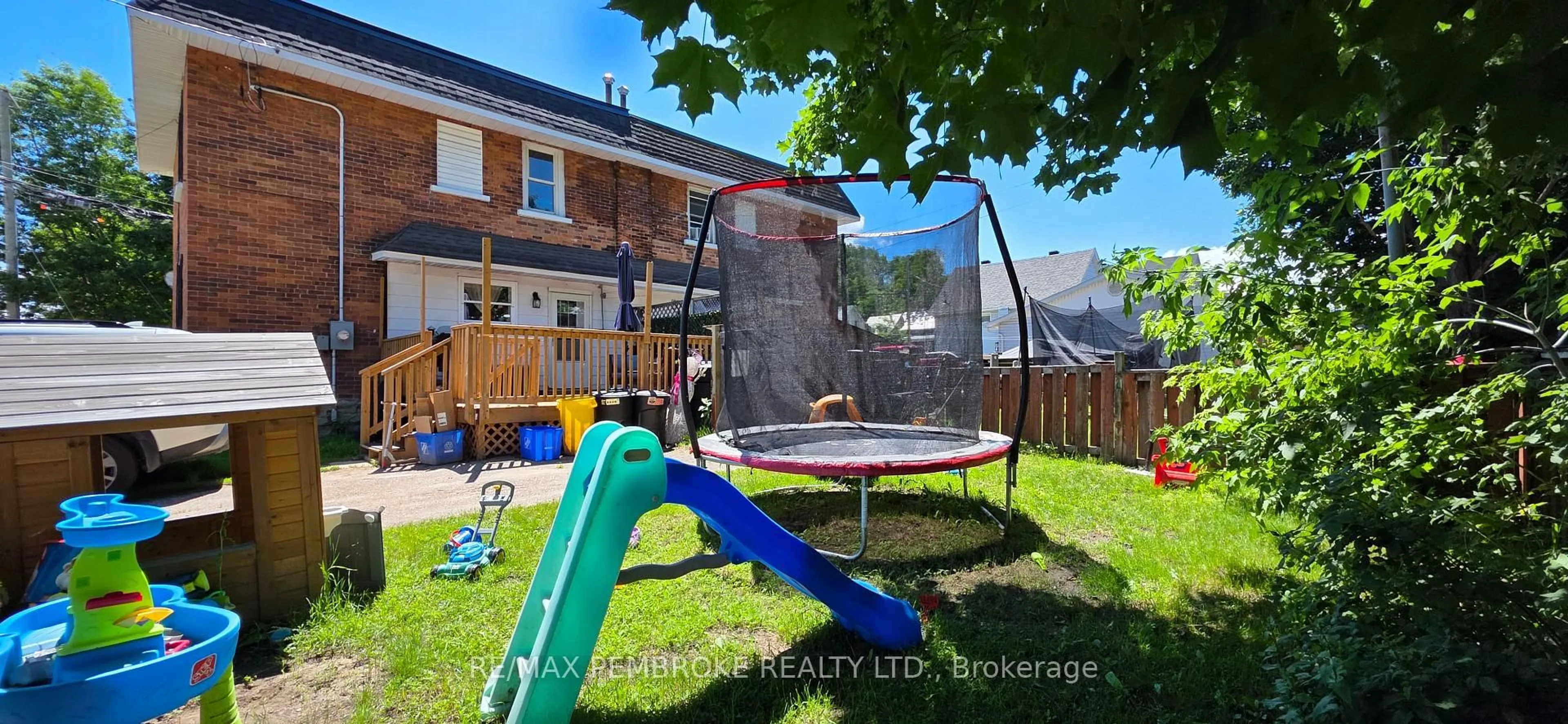 A pic from outside/outdoor area/front of a property/back of a property/a pic from drone, street for 503 Miller St, Pembroke Ontario K8A 5Z7