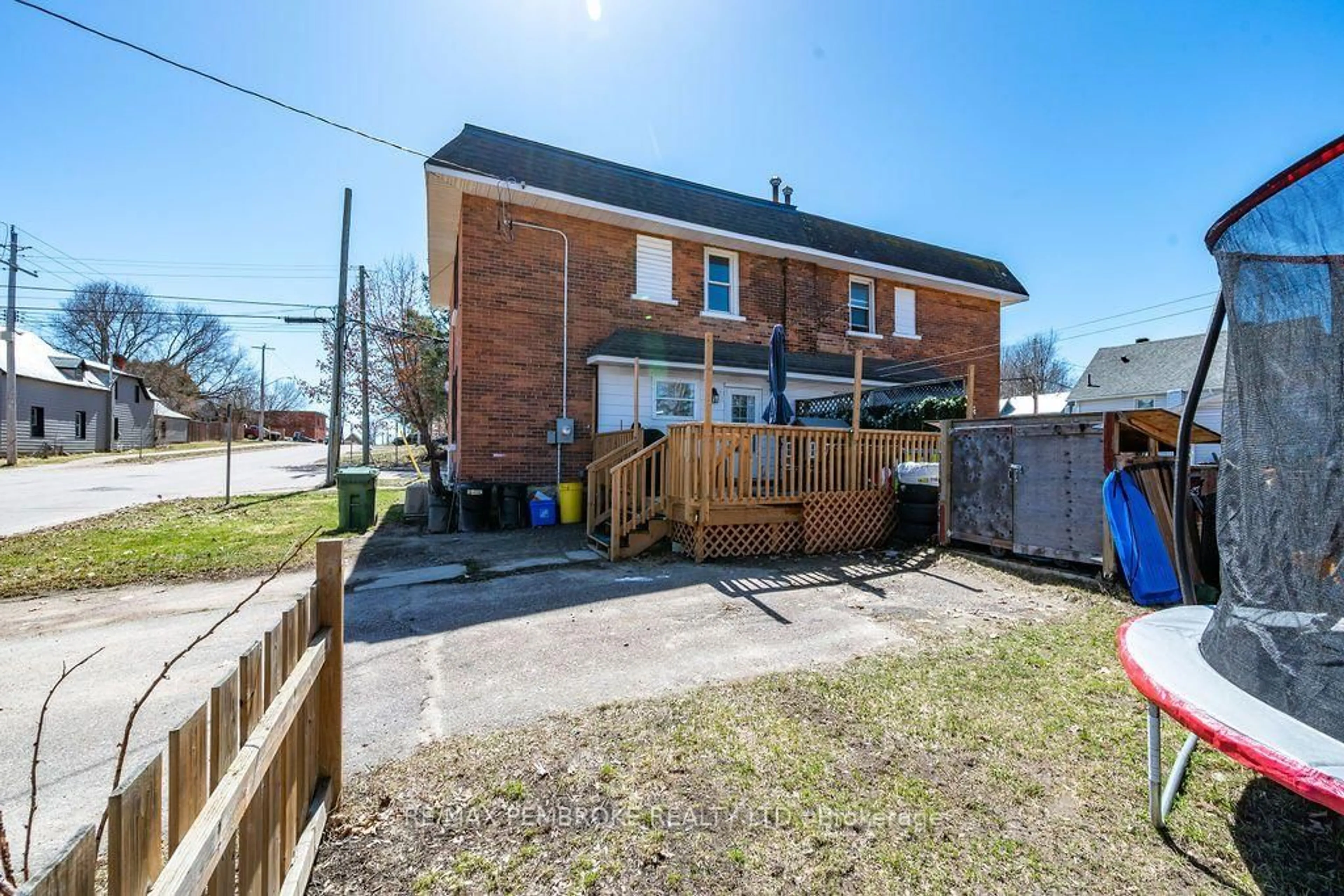 Unknown for 503 Miller St, Pembroke Ontario K8A 5Z7