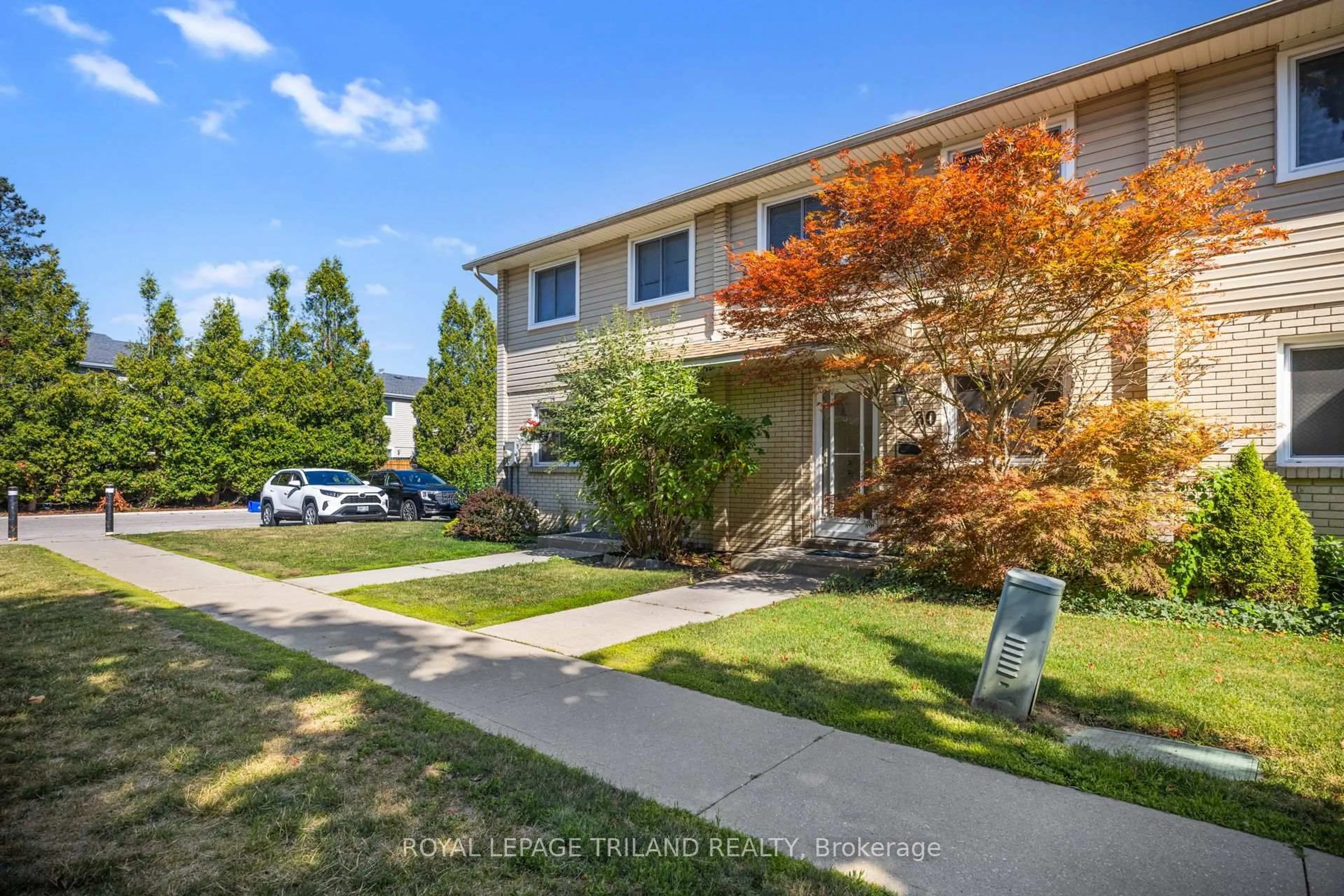 A pic from outside/outdoor area/front of a property/back of a property/a pic from drone, street for 775 Osgoode Dr #30, London South Ontario N6E 1C2