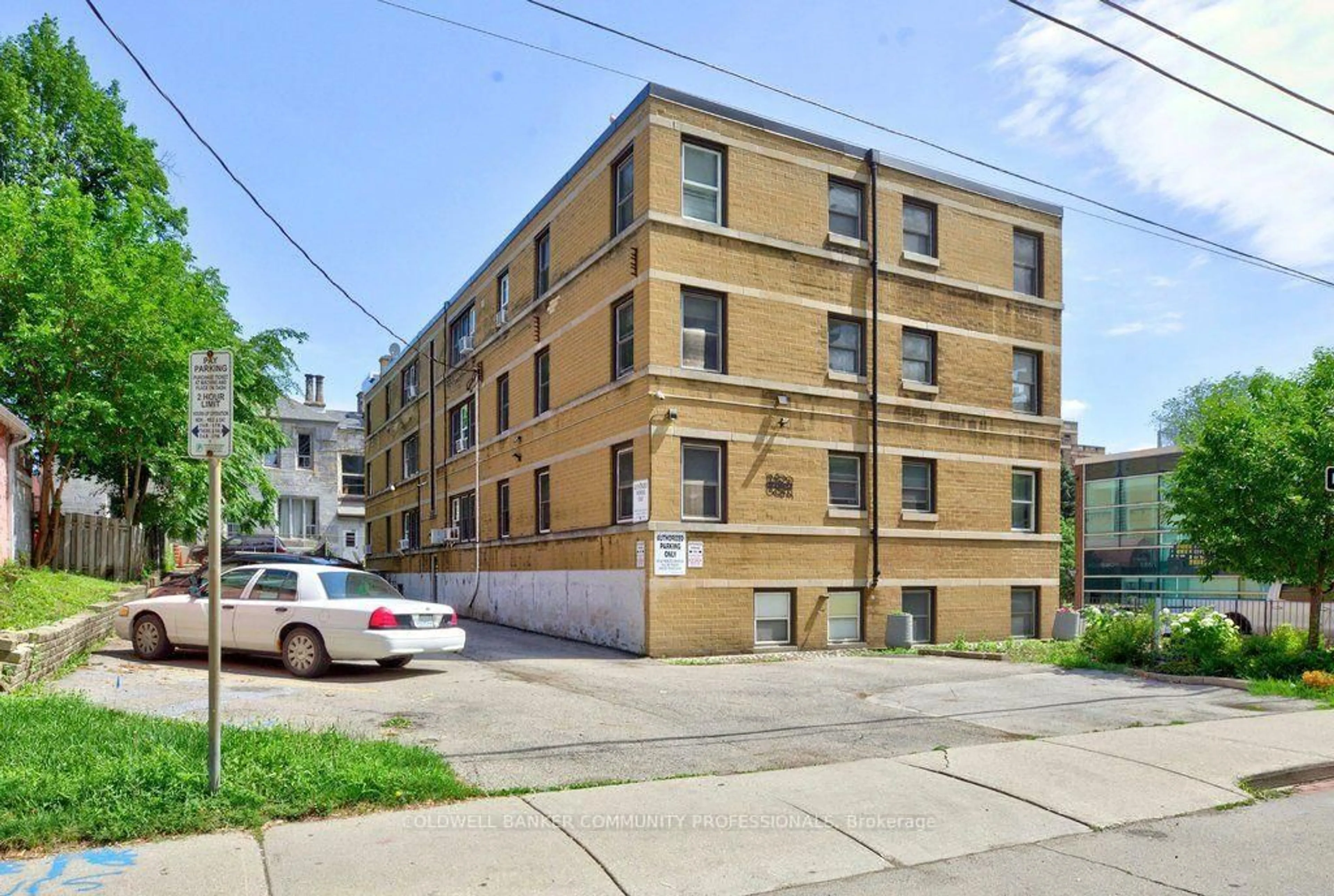 Unknown for 4 Robinson St #10, Hamilton Ontario L8P 1Y5