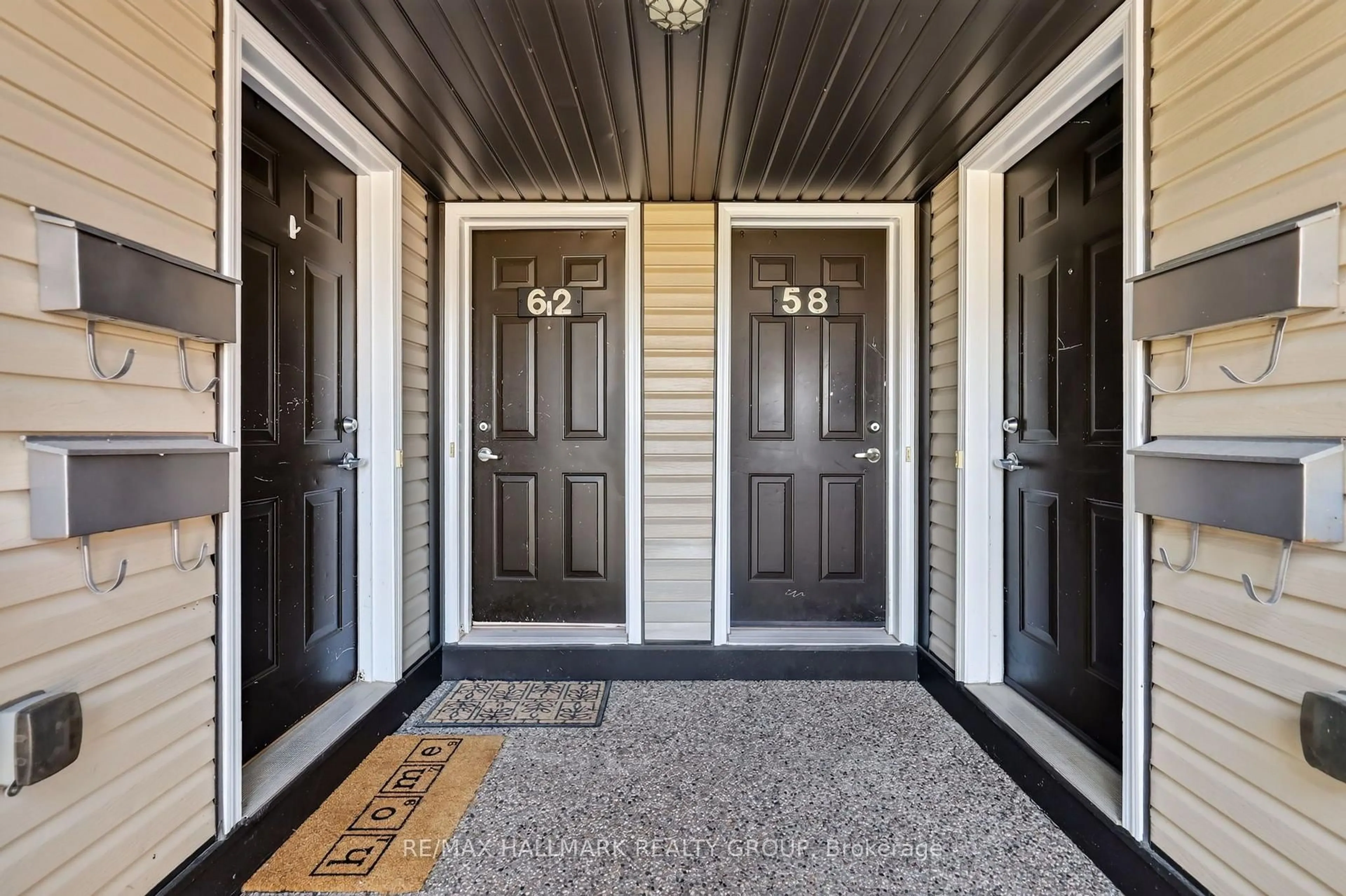 Indoor entryway for 62 Argent Private, Ottawa Ontario K2K 0H2