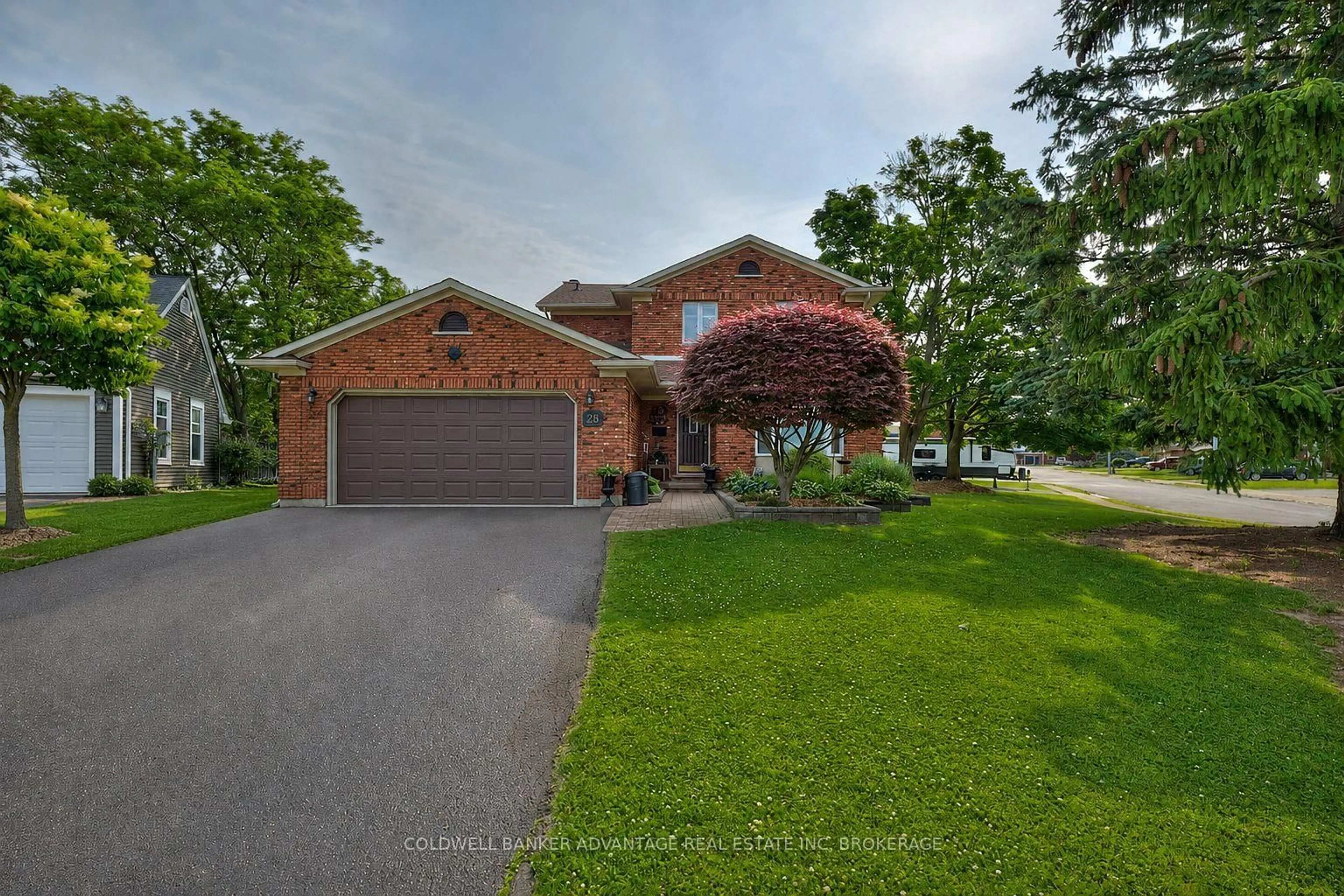 Home with brick exterior material, street for 28 Dixon Cres, Welland Ontario L3C 6P4