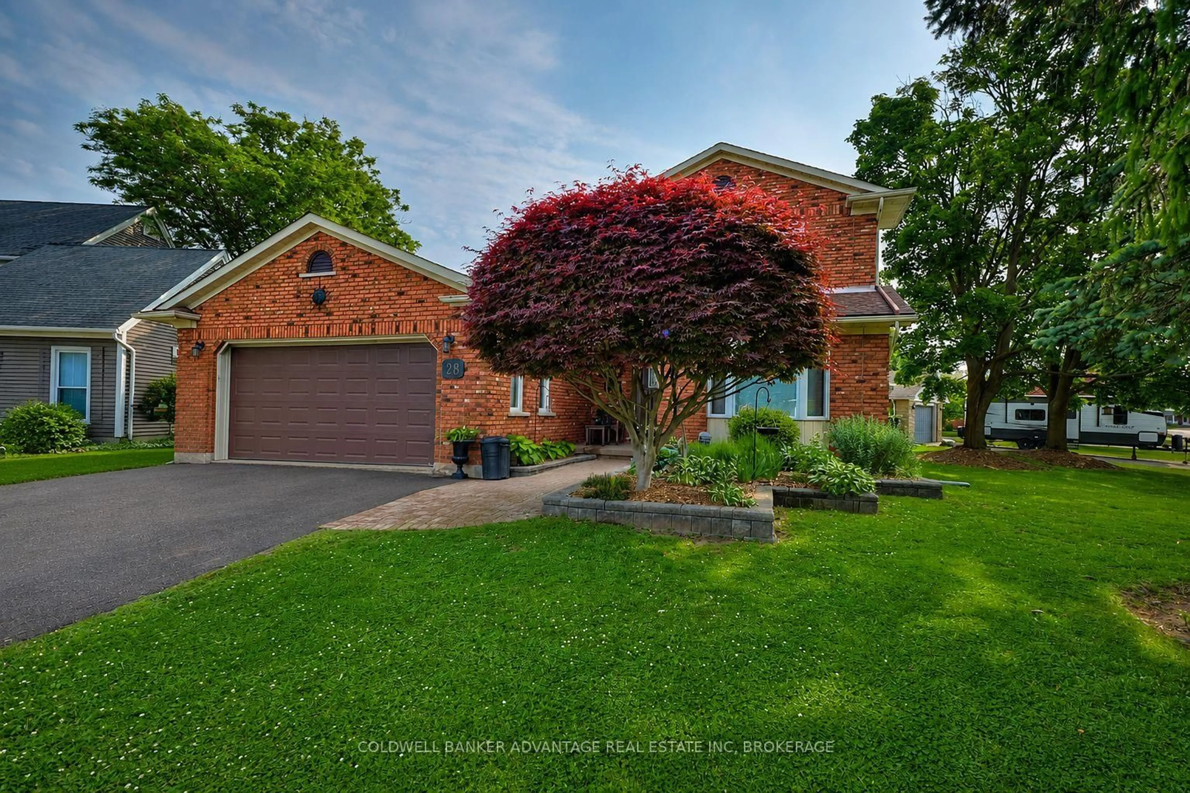 Home with brick exterior material, street for 28 Dixon Cres, Welland Ontario L3C 6P4