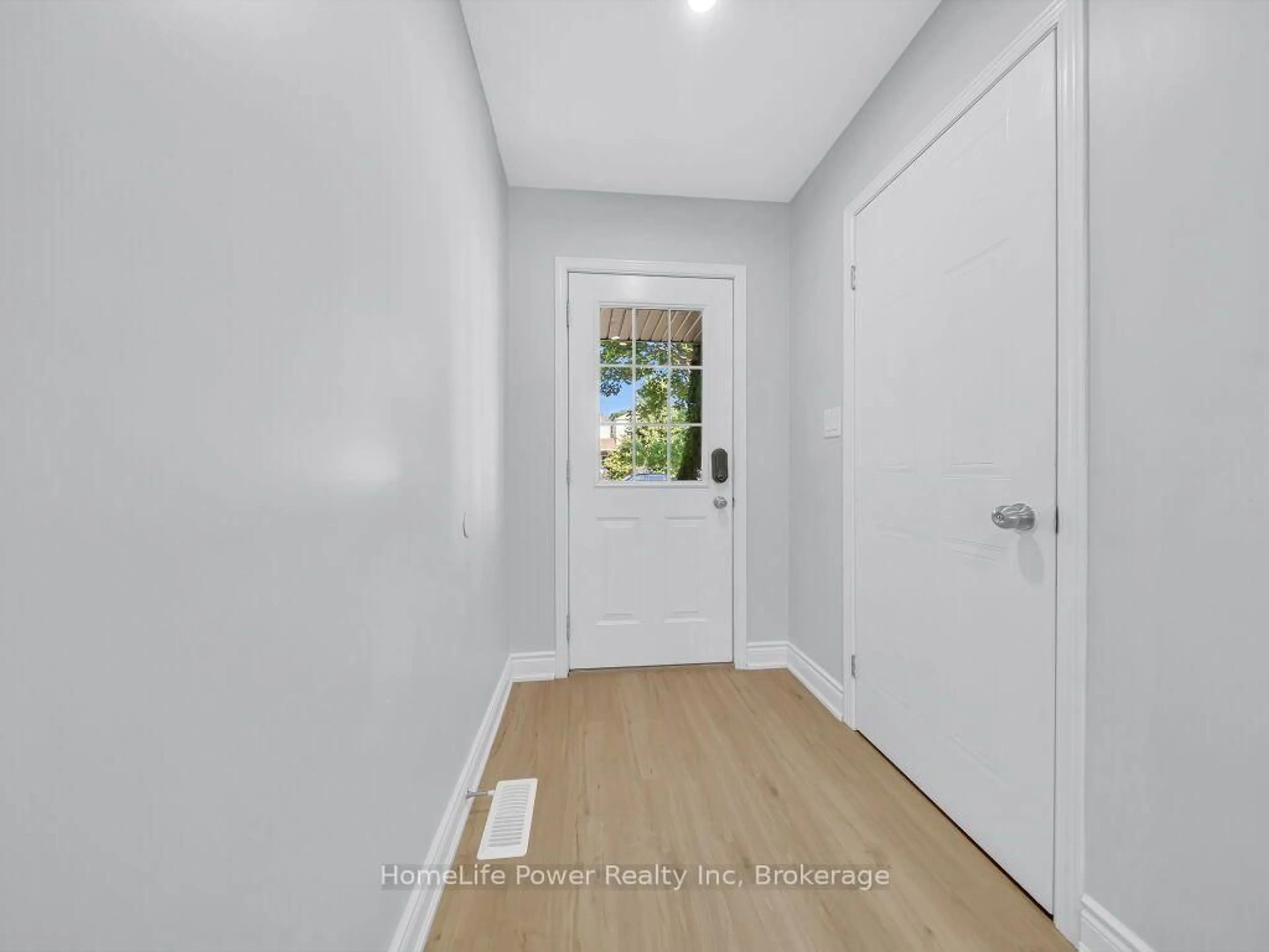 Indoor entryway for 39 Reistview St, Kitchener Ontario N2E 4H3