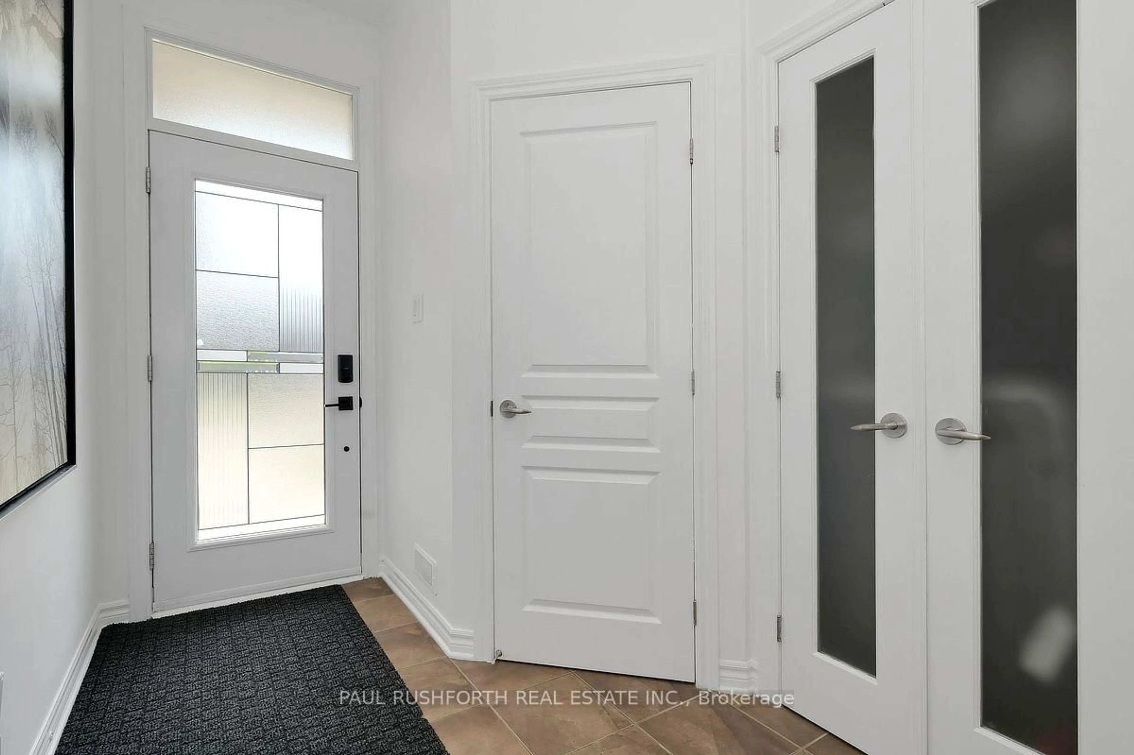 Indoor entryway for 505 Salzburg Dr, Orleans Ontario K4A 0C6