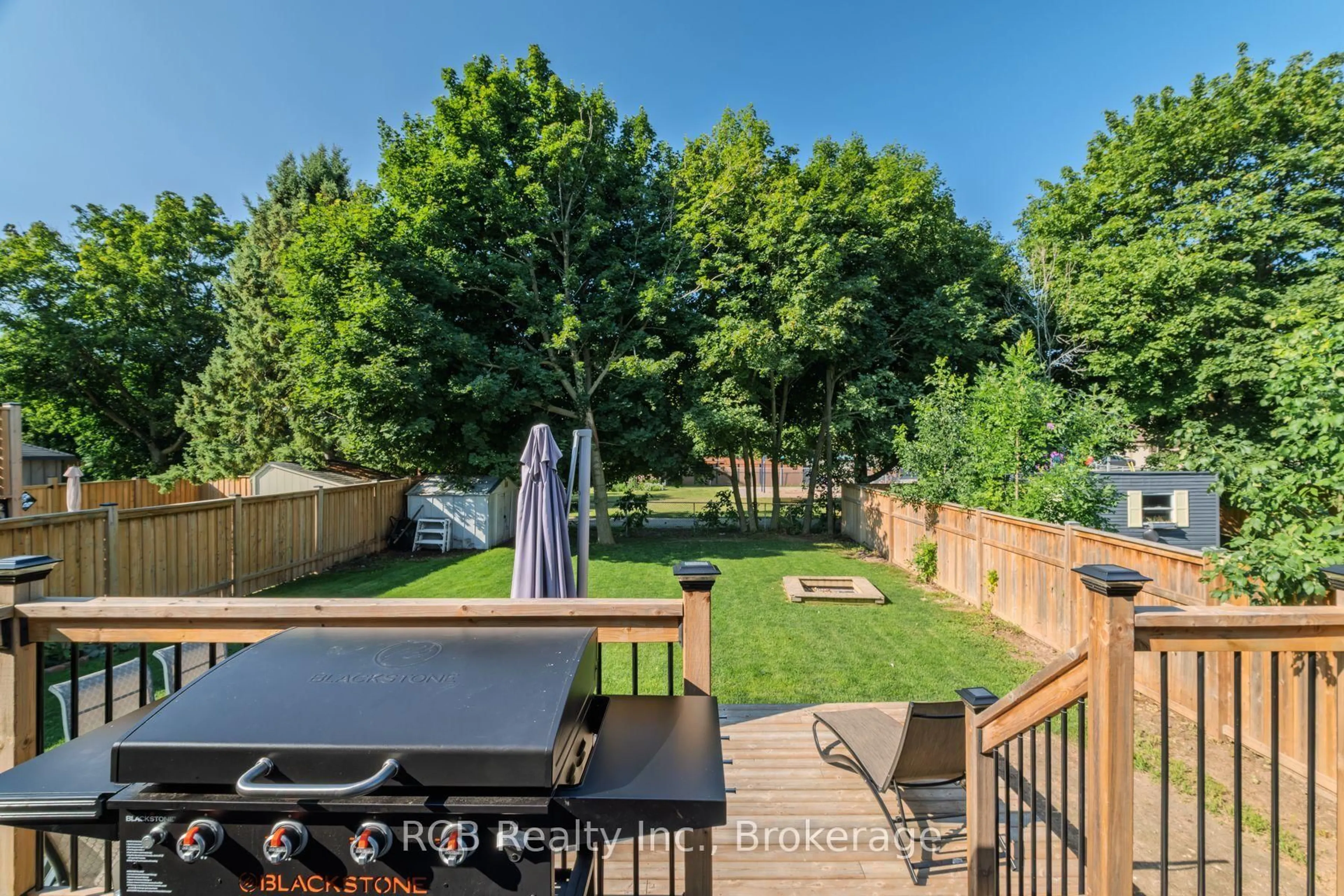 Patio, forest/trees view for 62 St Andrew St, Brant Ontario N3L 2X3