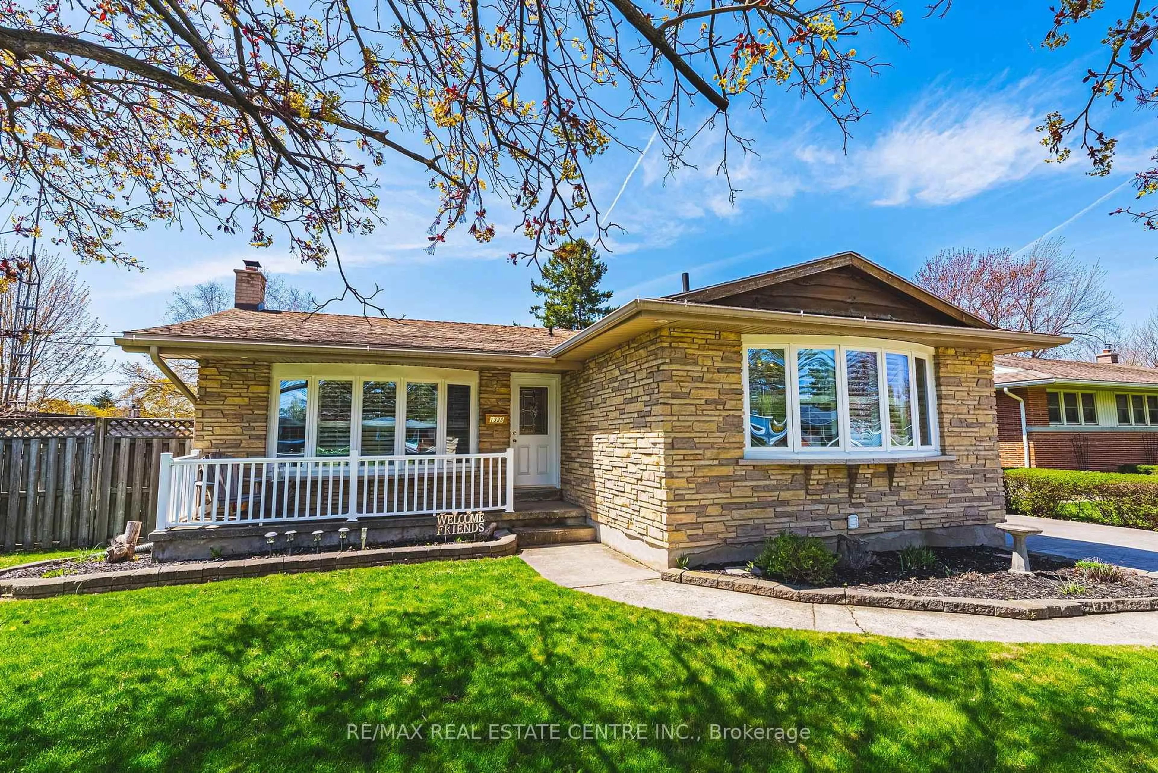 Home with brick exterior material, street for 1338 ELEANOR Ave, Cambridge Ontario N3H 4N2